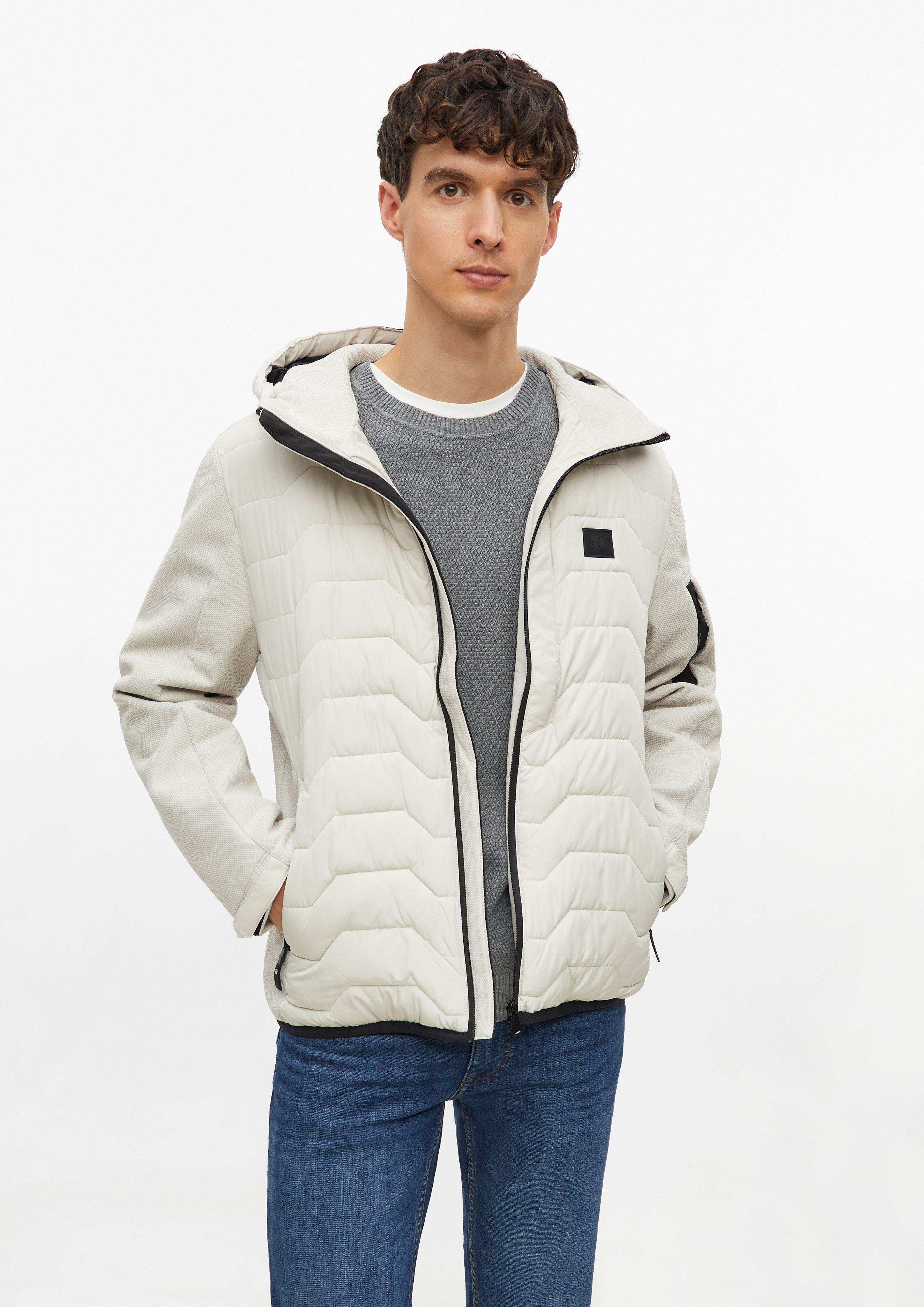 Sportief outdoorjack van verschillende stoffen met capuchon in lichtbeige van s.Oliver