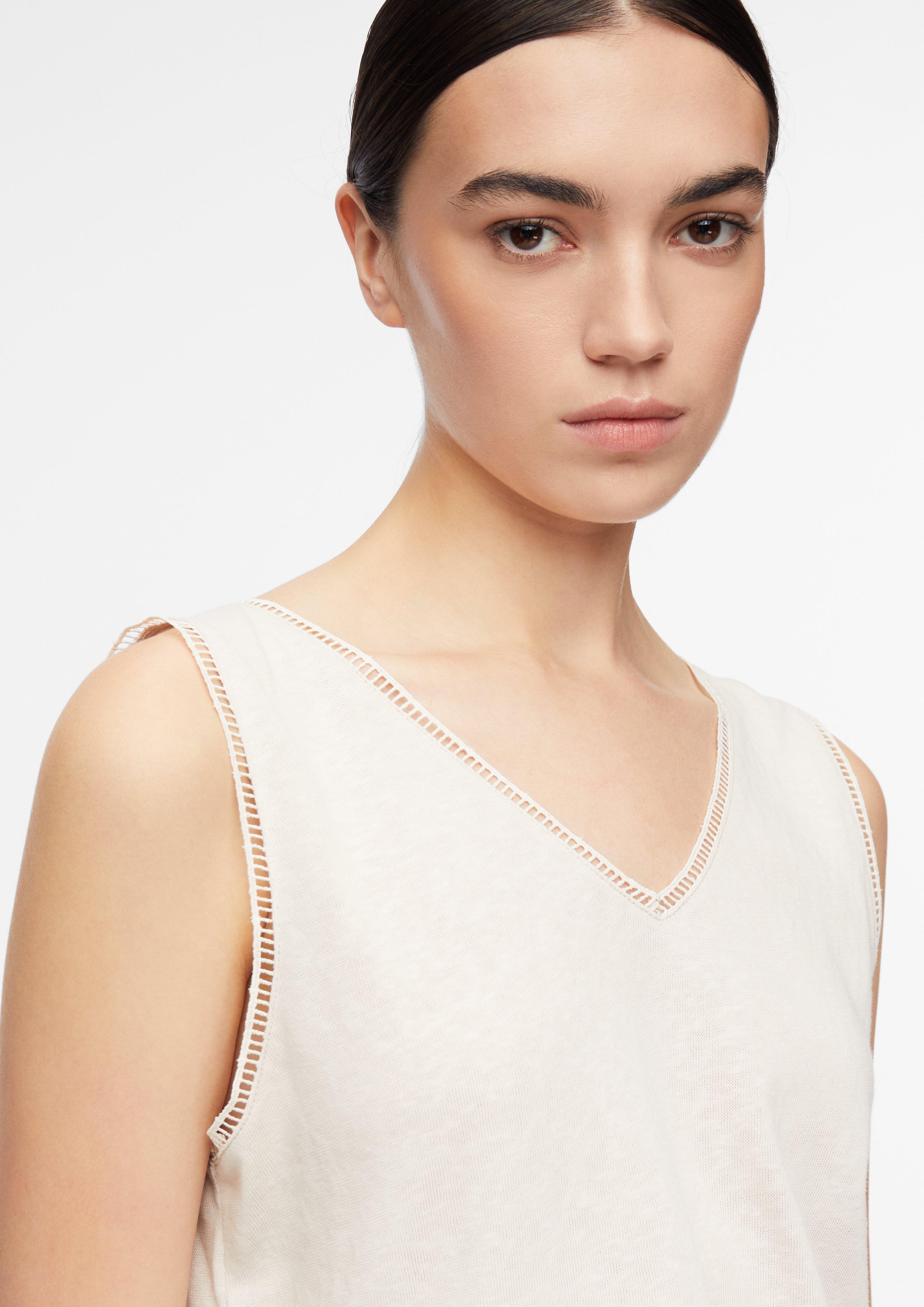 T-Shirt in  von COMMA