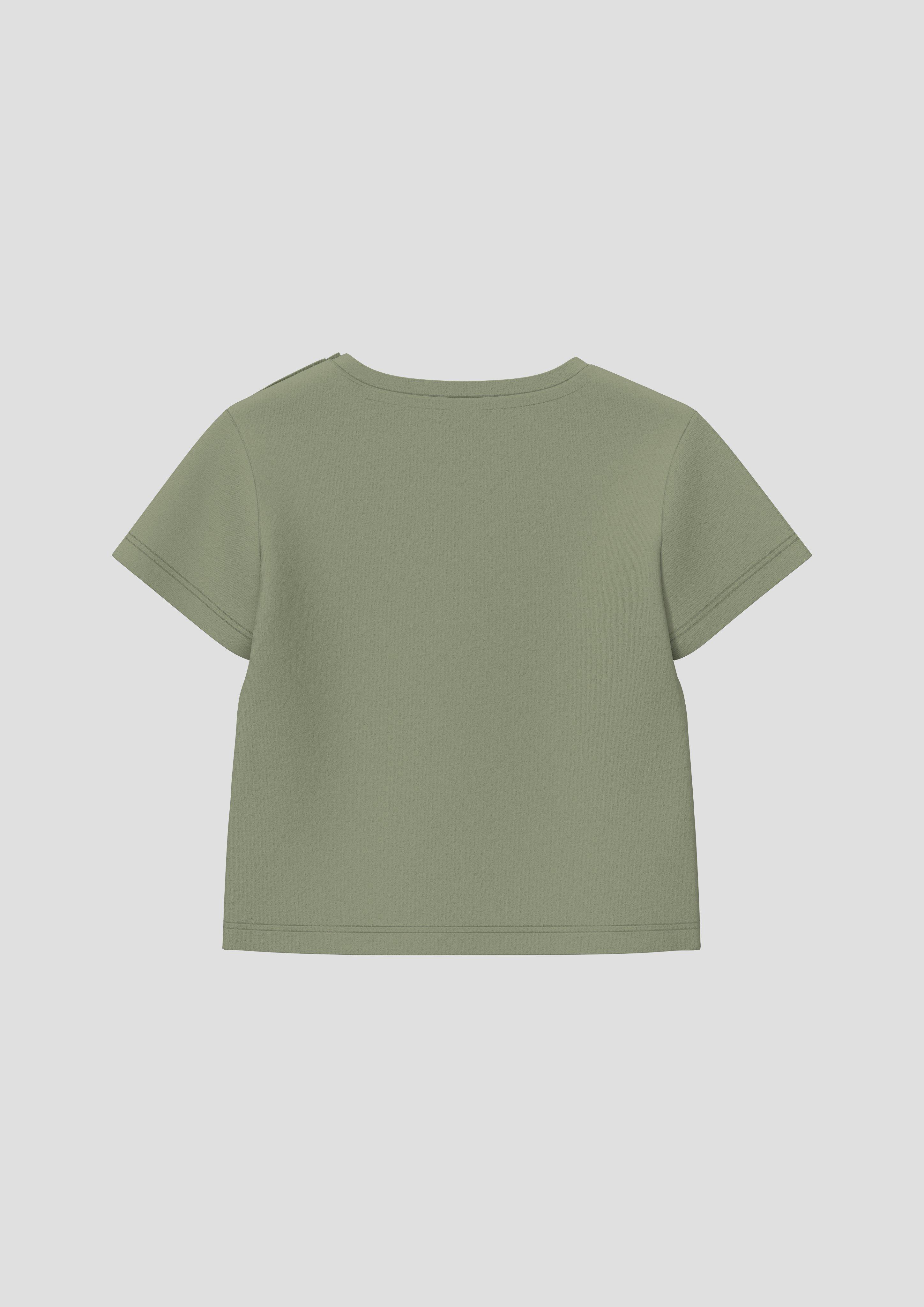 T-Shirt in 79M2, 52F1, 01M1, 42F2, 01F1 & 52M1