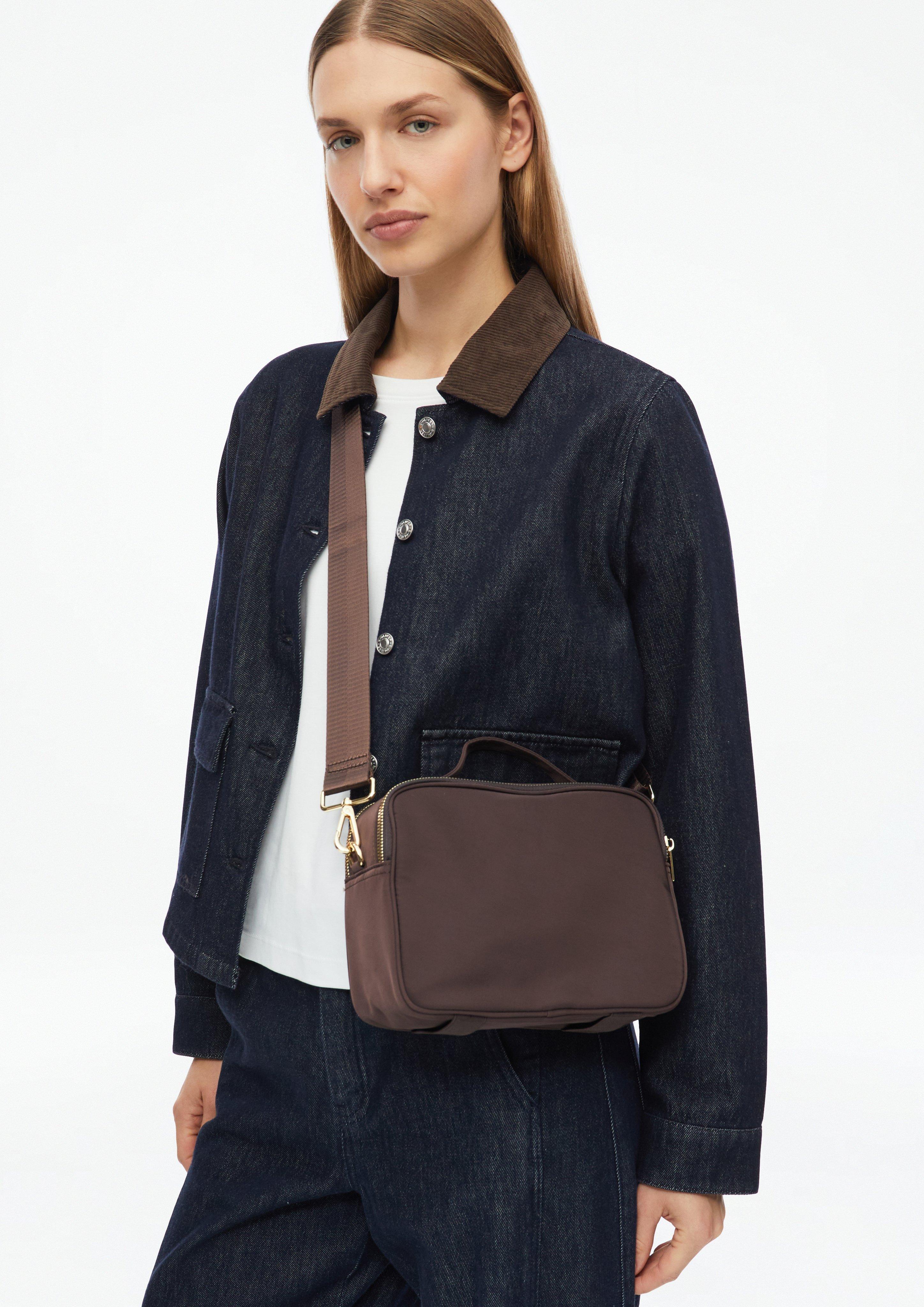 Femmes Sac avec fermeture à glissière et bandoulière réglable en brun de s.Oliver