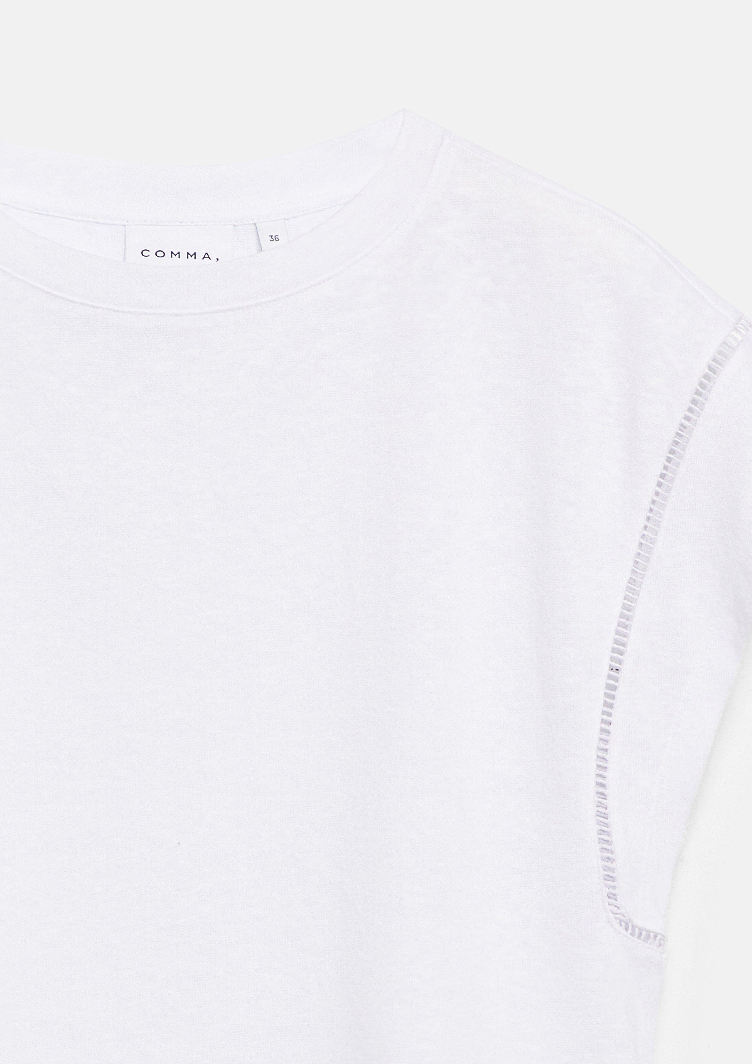T-Shirt in  by COMMA