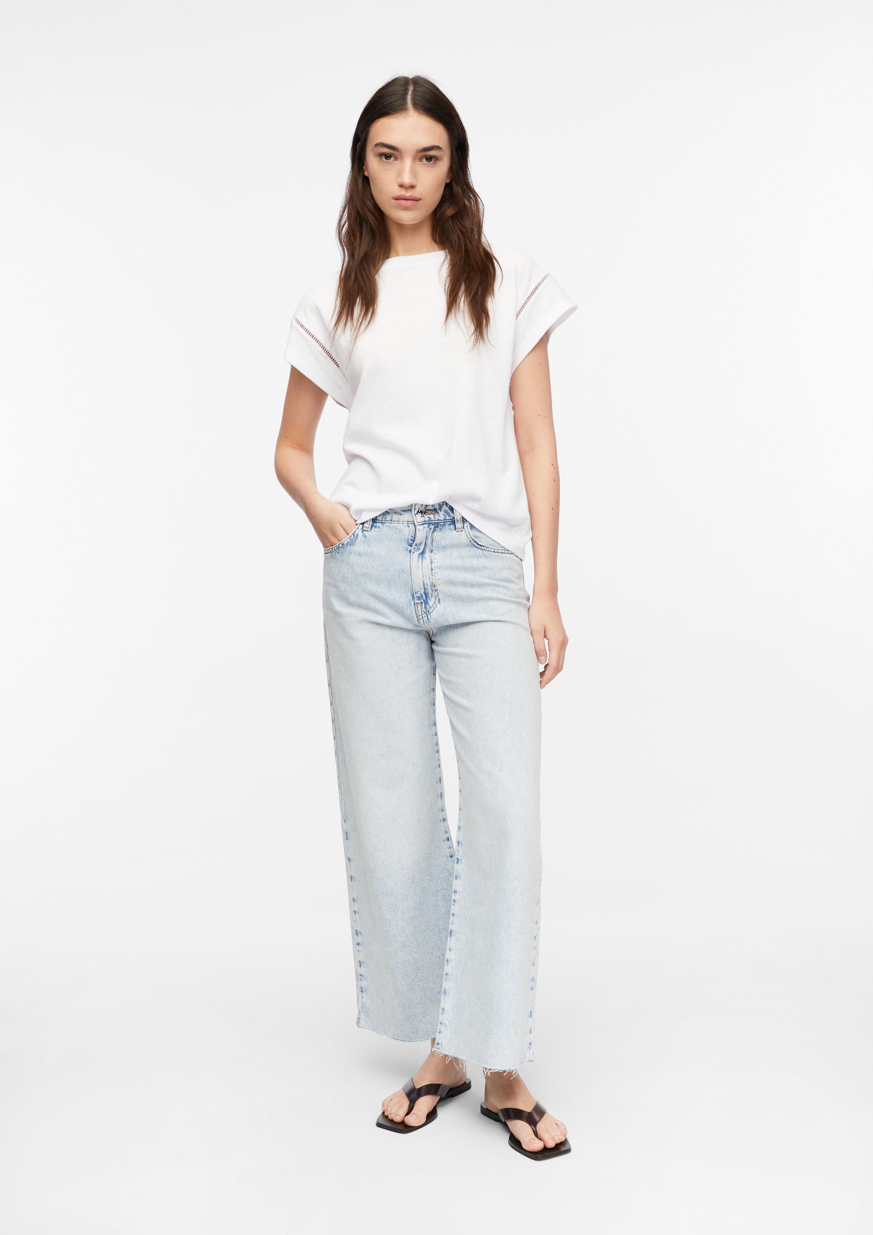 T-Shirt in  by COMMA