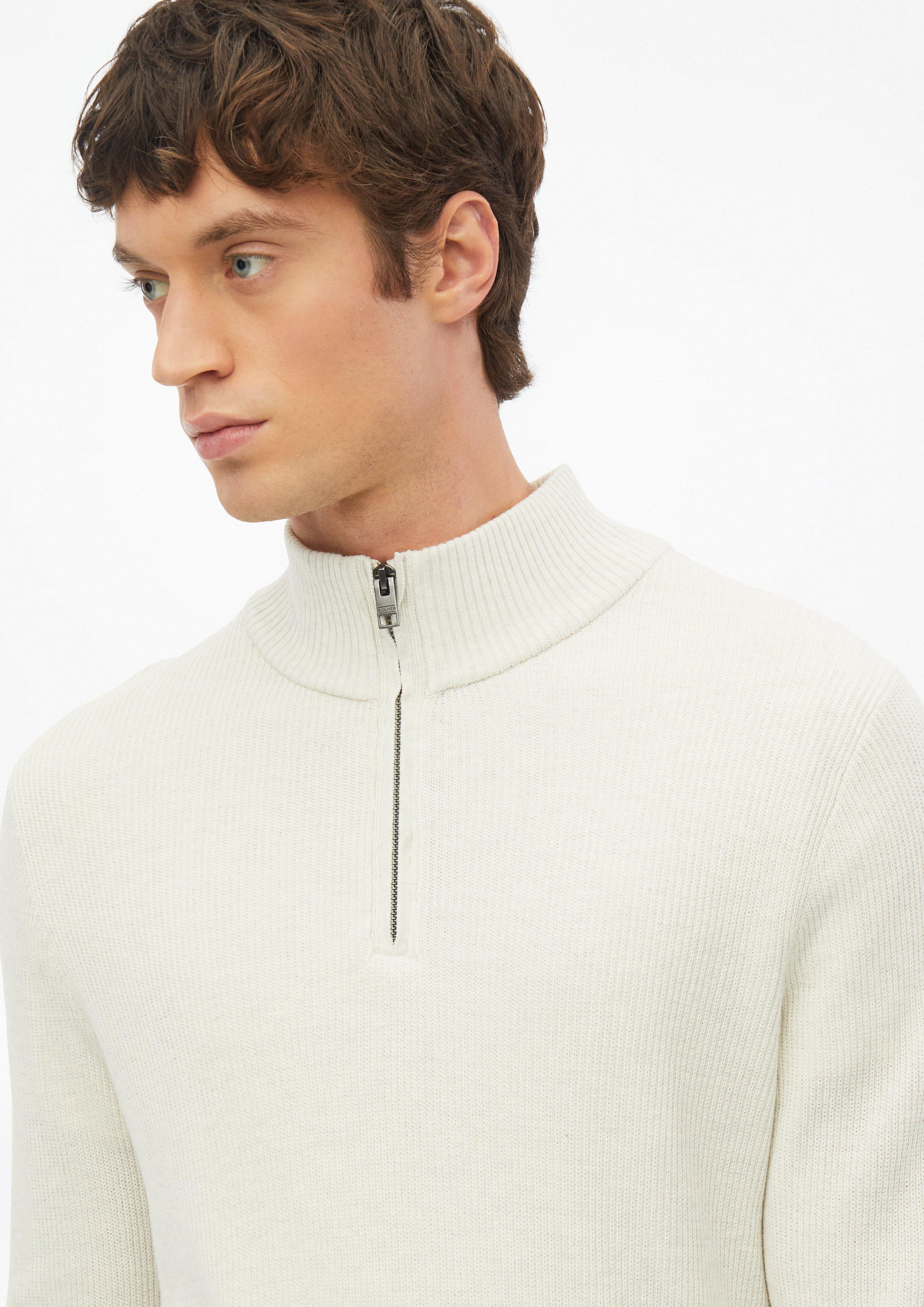 Men Textured knit sweater with a crew neck in cream by s.Oliver