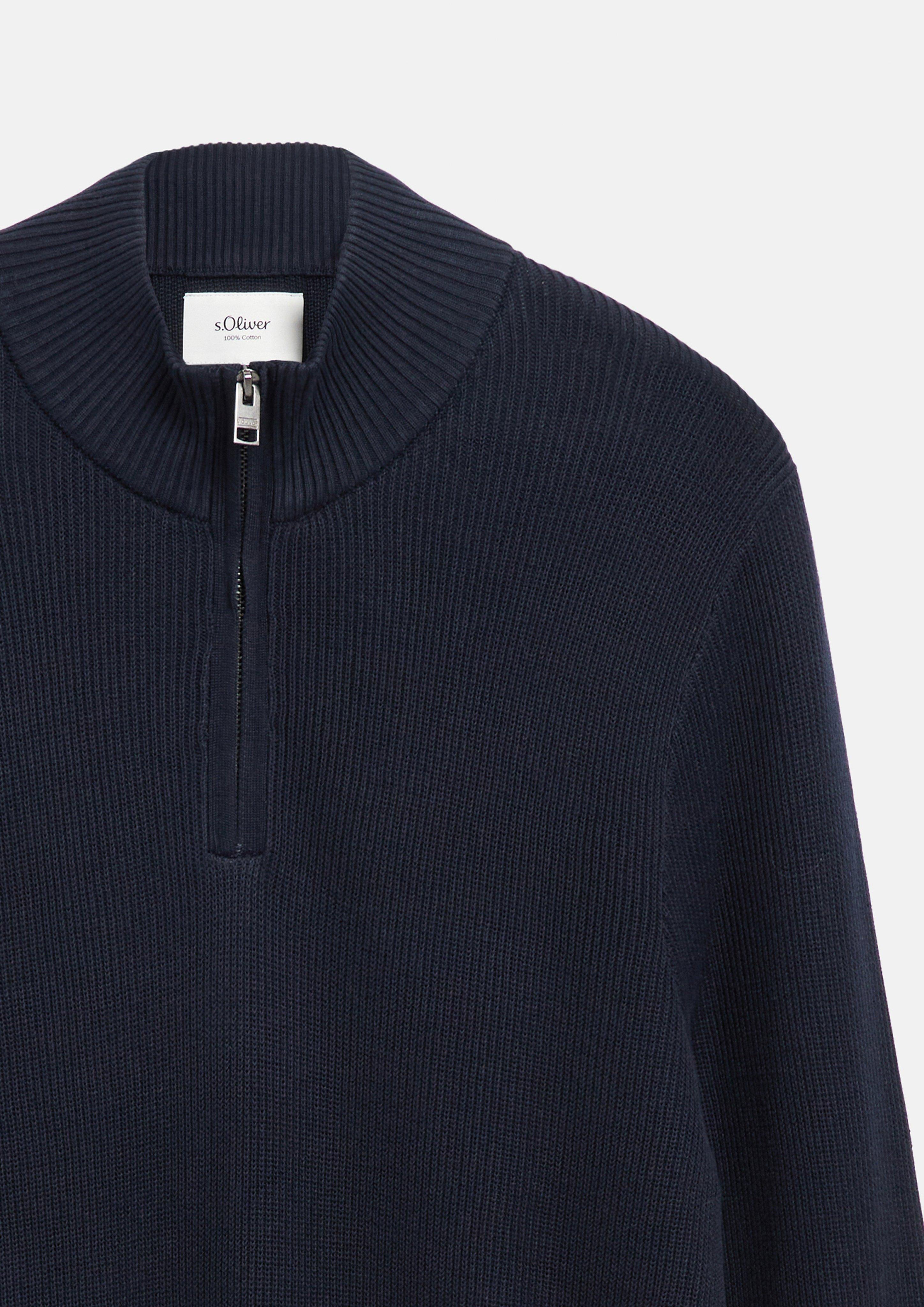 Men Textured knit sweater with a crew neck in blue by s.Oliver