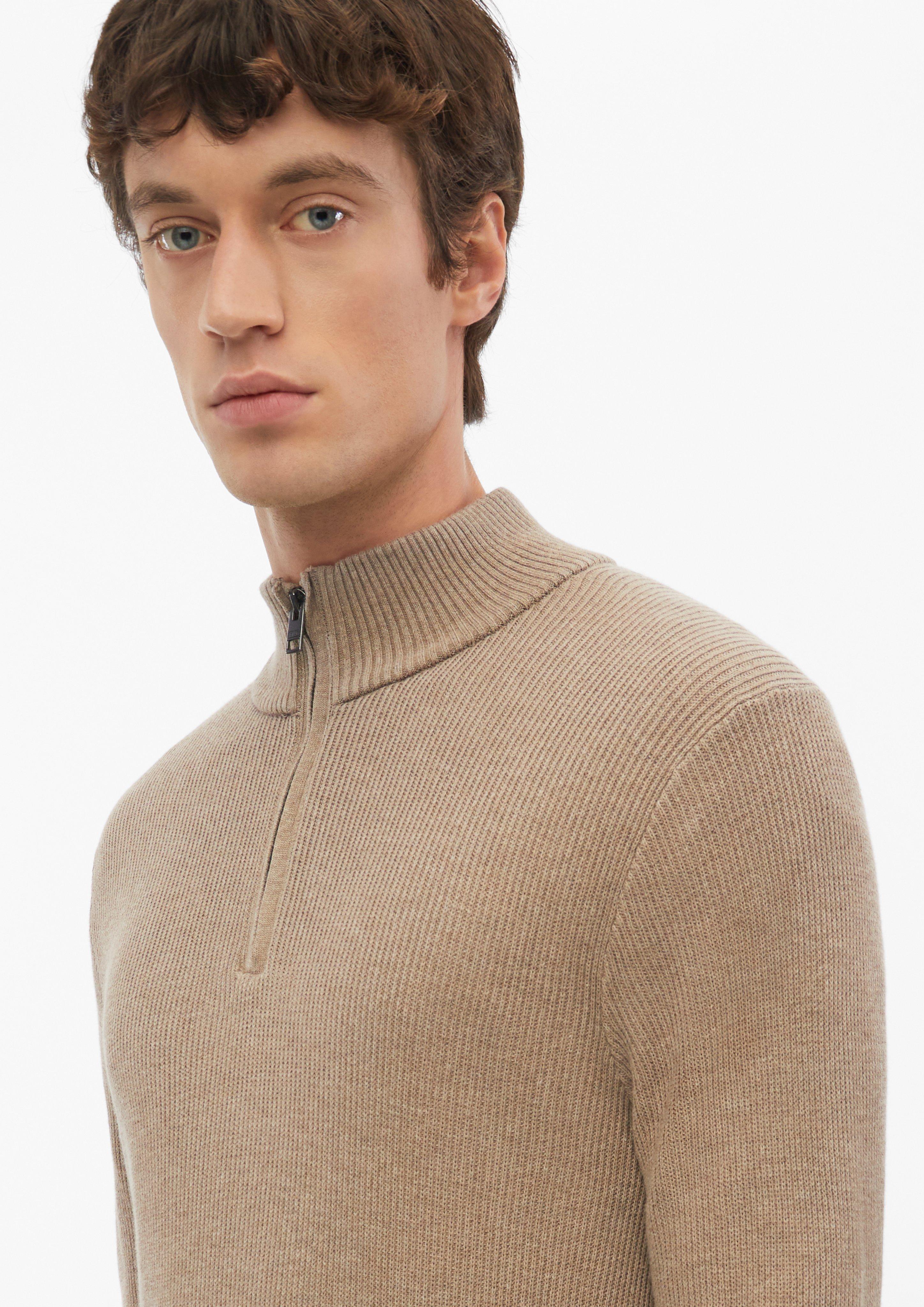 Men Textured knit sweater with a crew neck in brown by s.Oliver