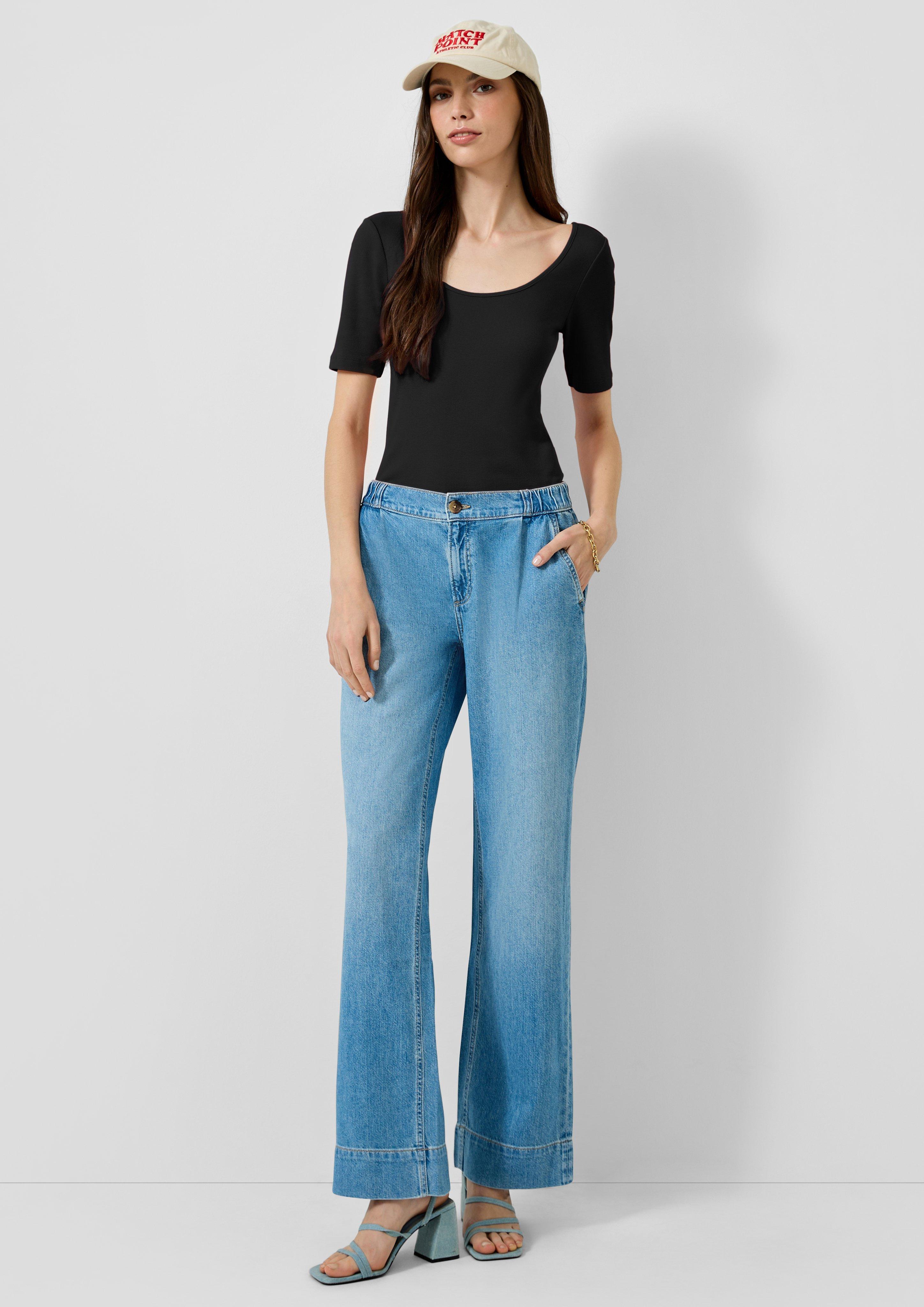 T-Shirt in 9999, 1101, 0100 & 3101