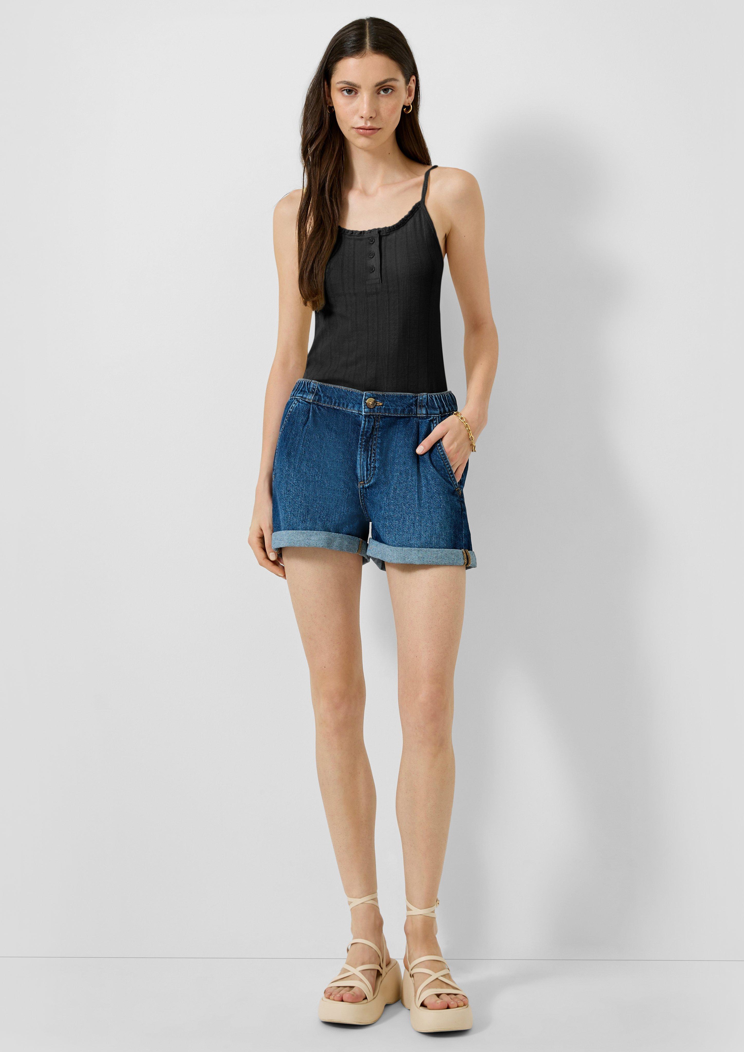 T-Shirt in 9999, 1101 & 0100