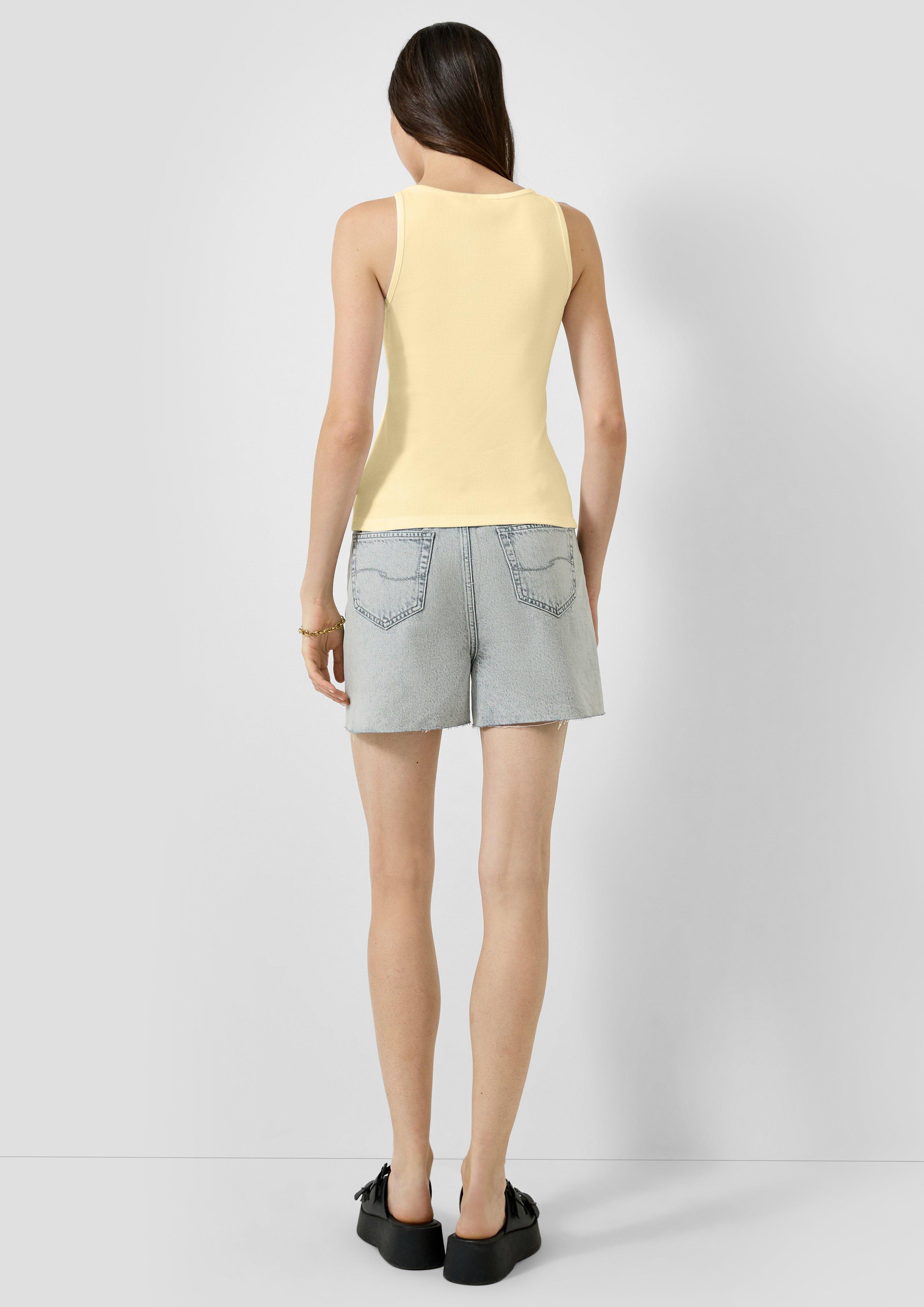 T-Shirt in 11D0, 01D0 & 31D0