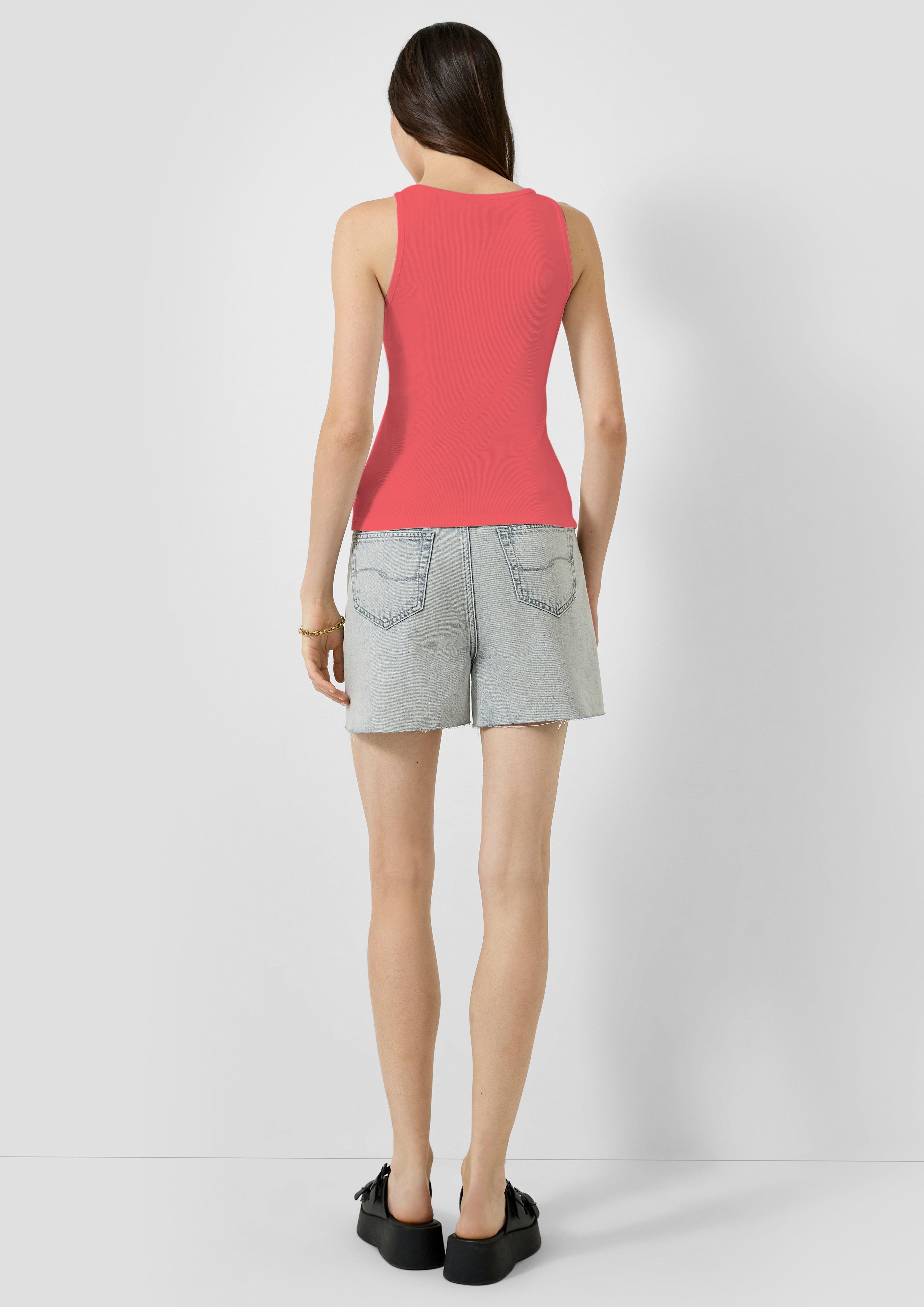 T-Shirt in 31D0, 11D0 & 01D0