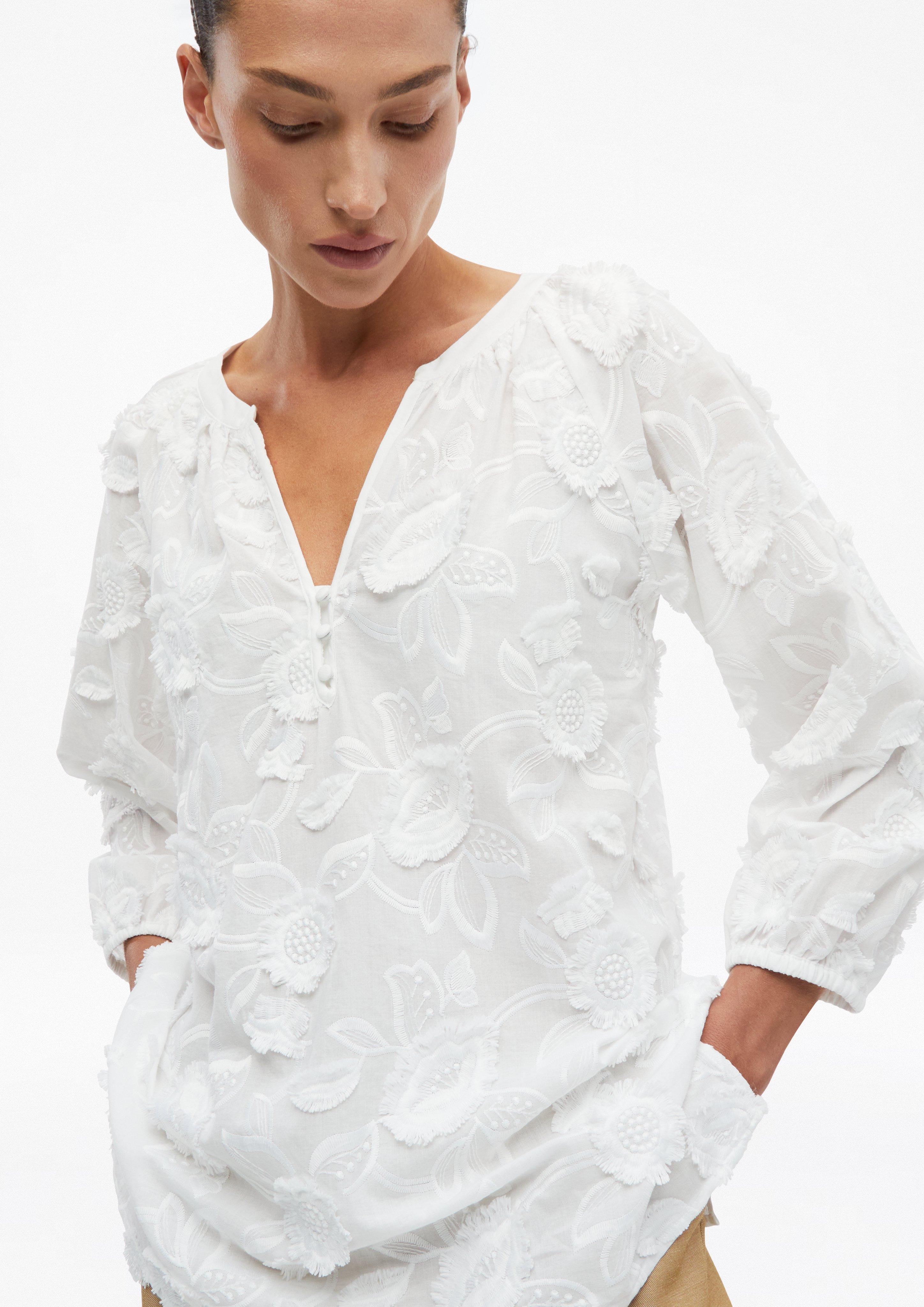 Tunika-Bluse mit floraler All-over-Stickerei in weiß von COMMA