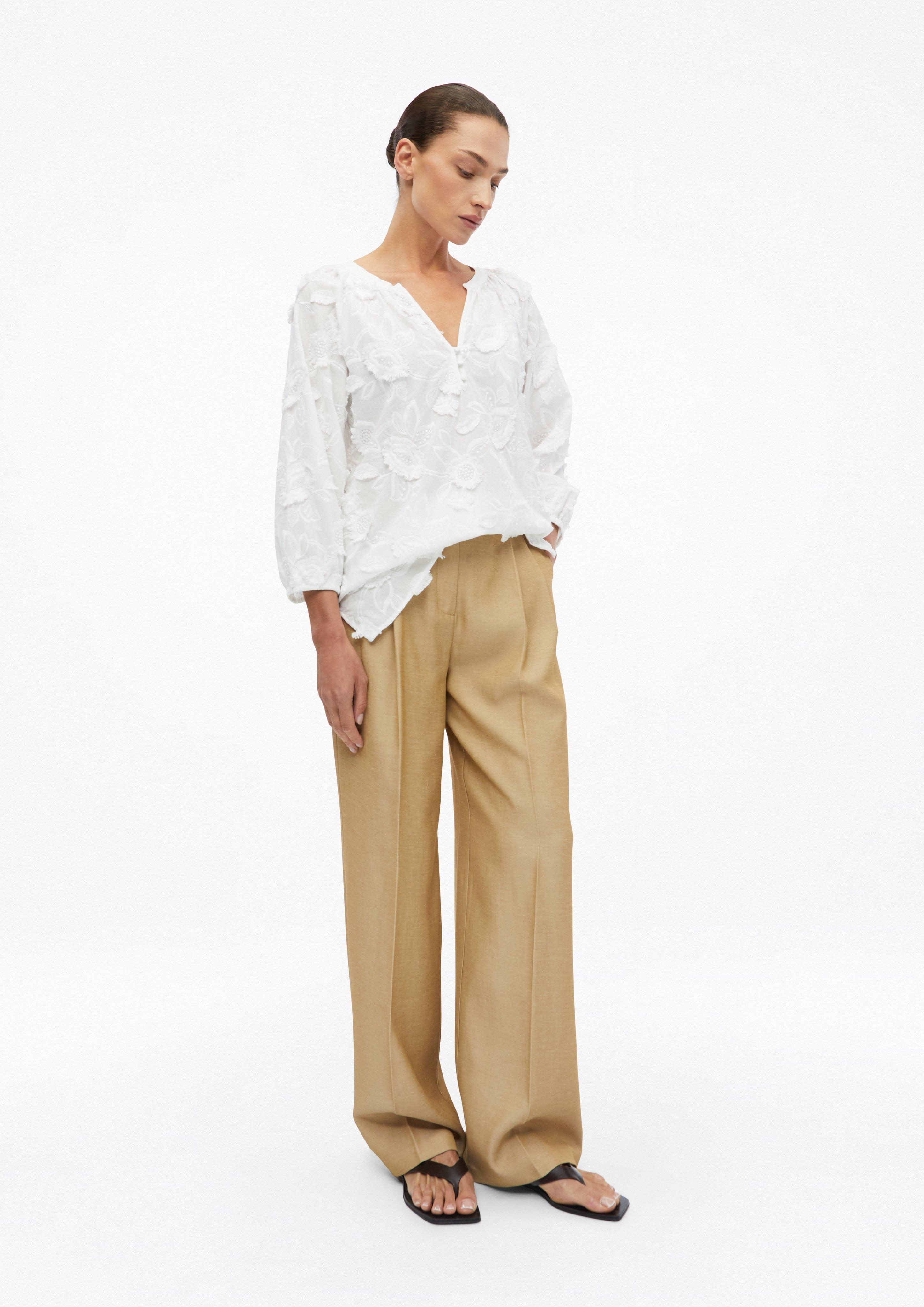 Tunika-Bluse mit floraler All-over-Stickerei in weiß von COMMA