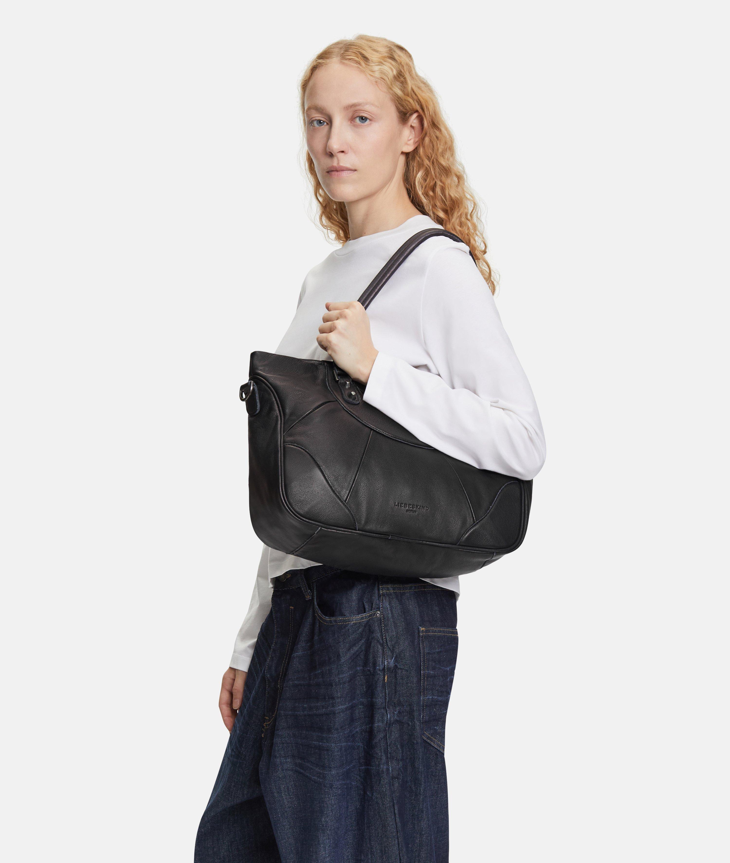 Damen Geräumige Tasche aus weichem Yakleder in schwarz von Liebeskind Berlin