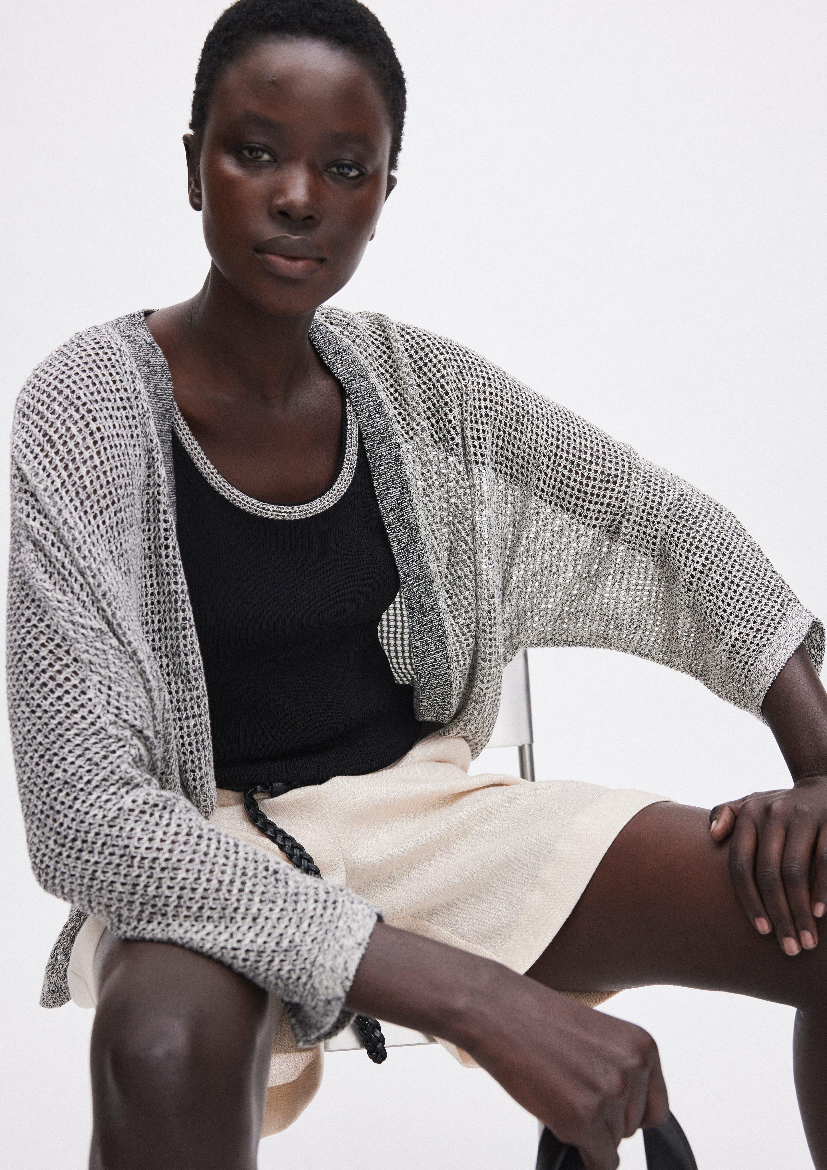 Cardigan léger en maille ajourée en gris foncé de COMMA