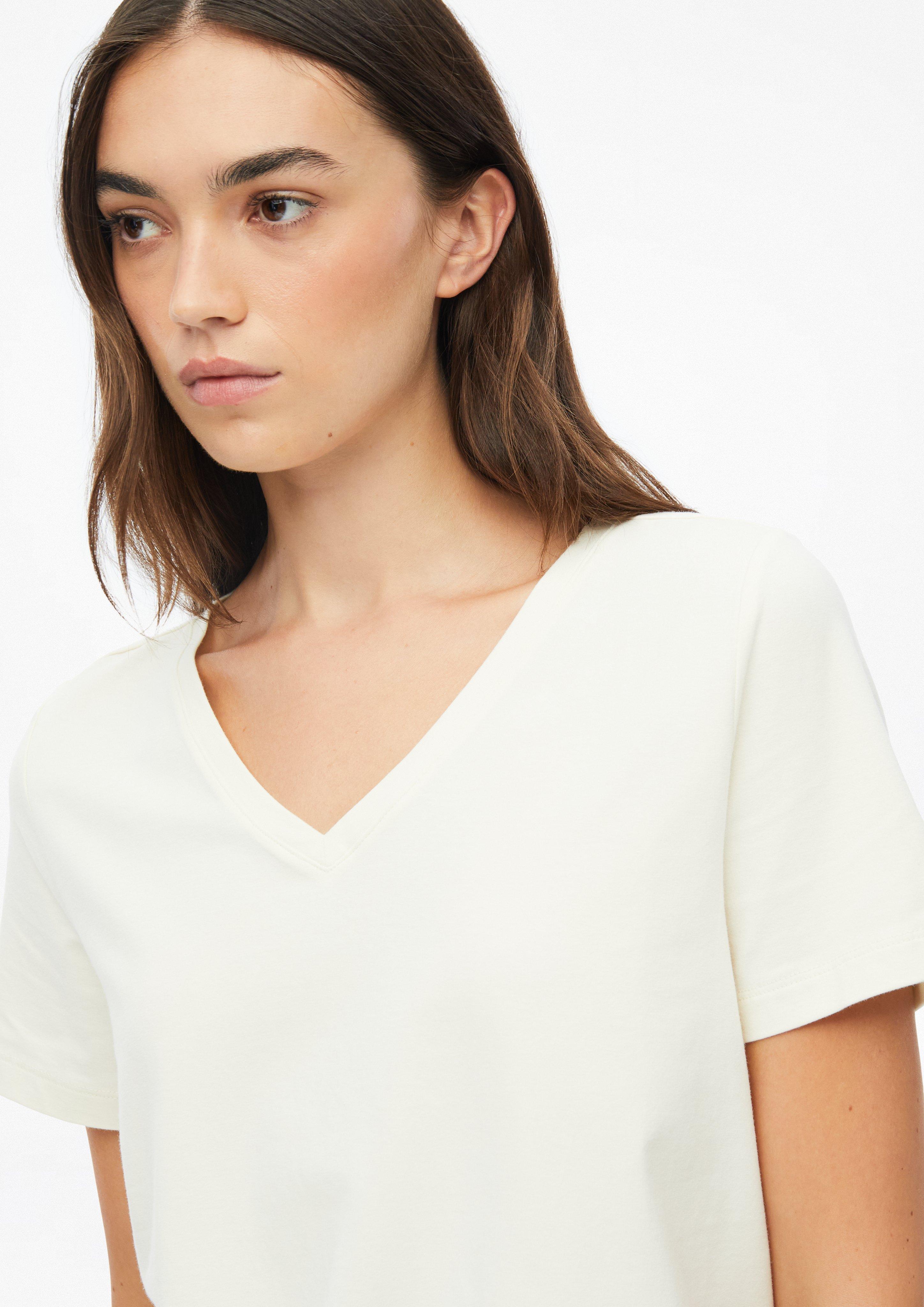 Women T-shirt with a V-neckline in cream by s.Oliver