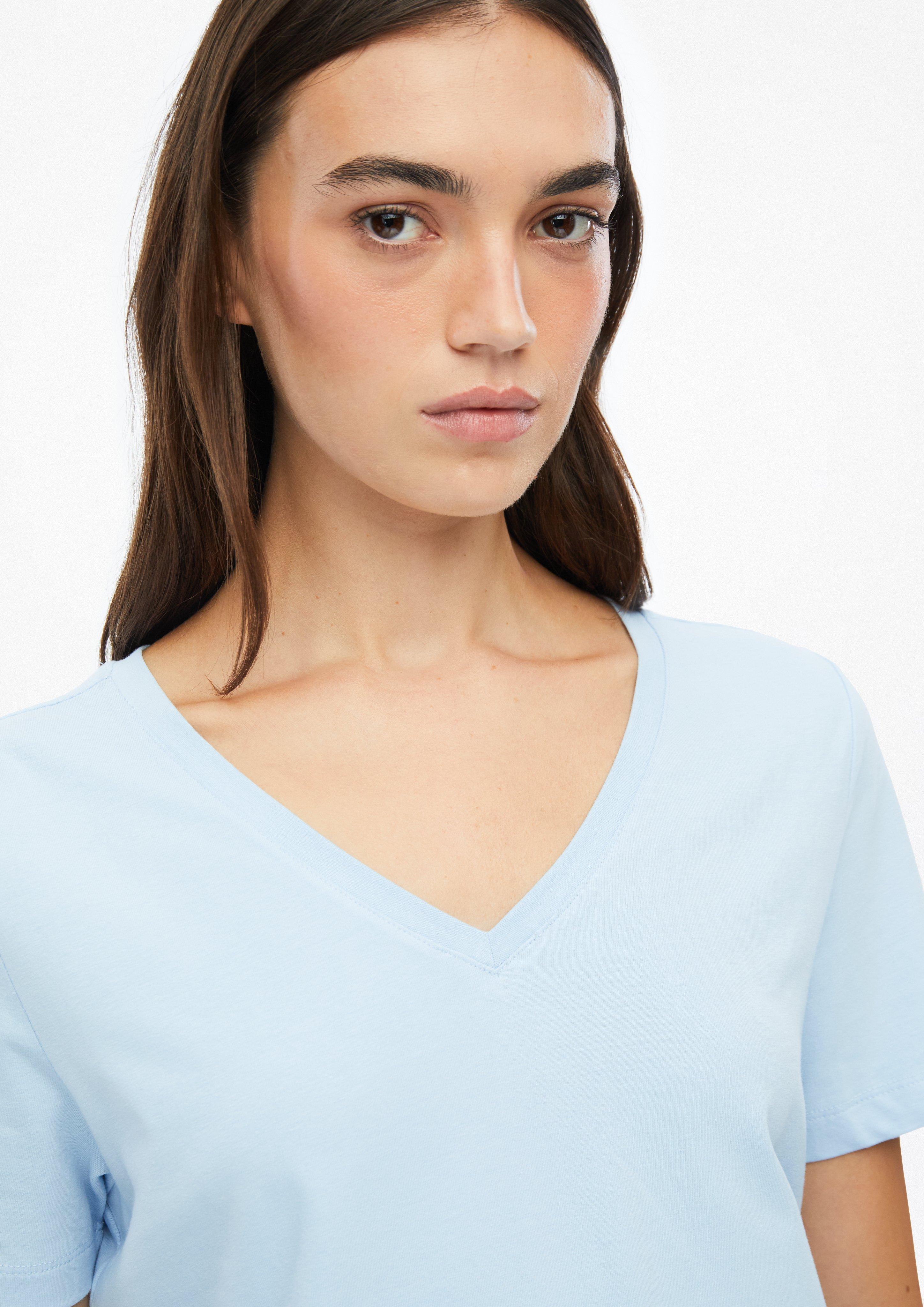 Damen T-Shirt mit V-Ausschnitt in blau von s.Oliver