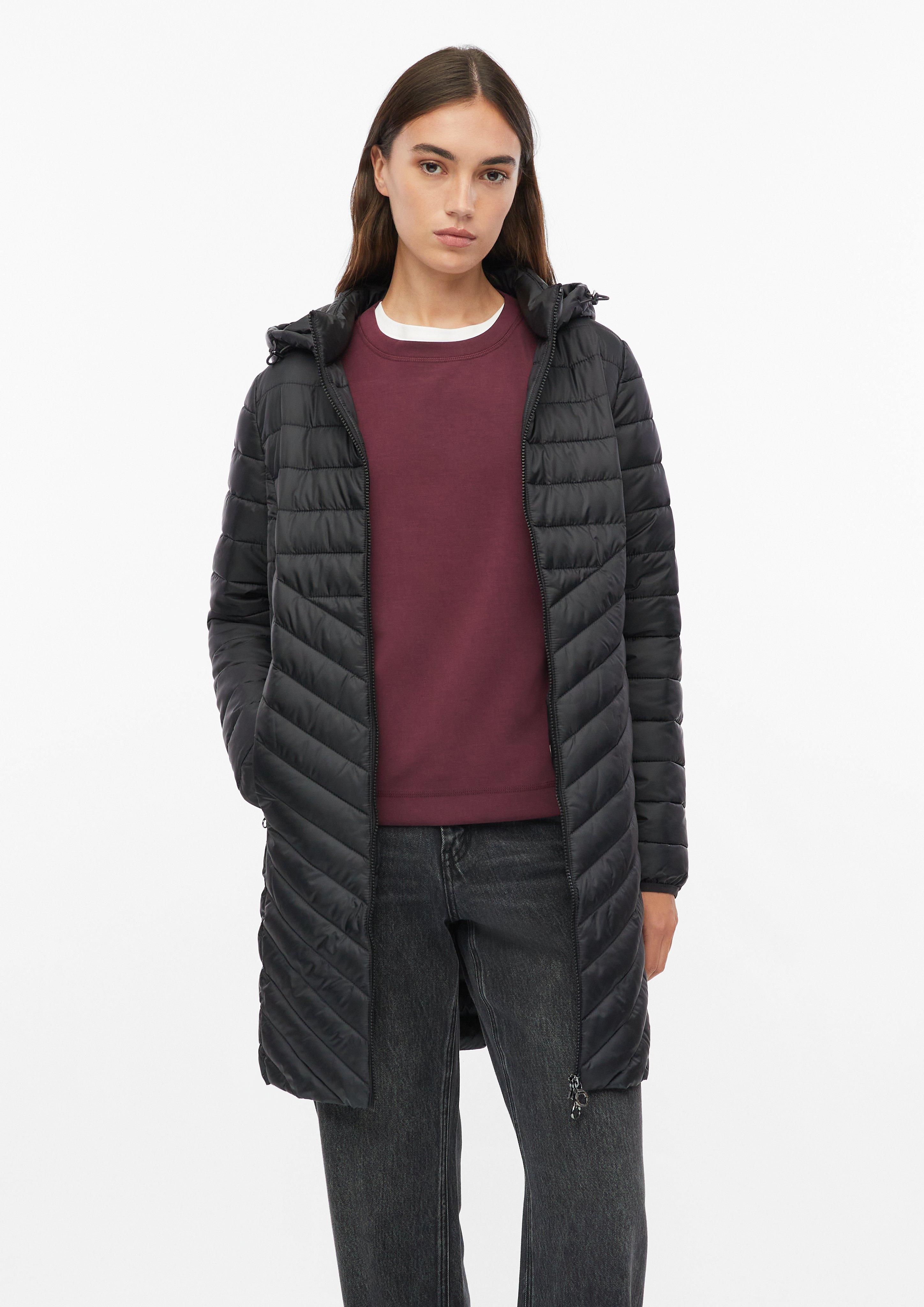 Leichter Steppmantel mit Kapuze und Packfunktion in Farbe schwarz von s.Oliver