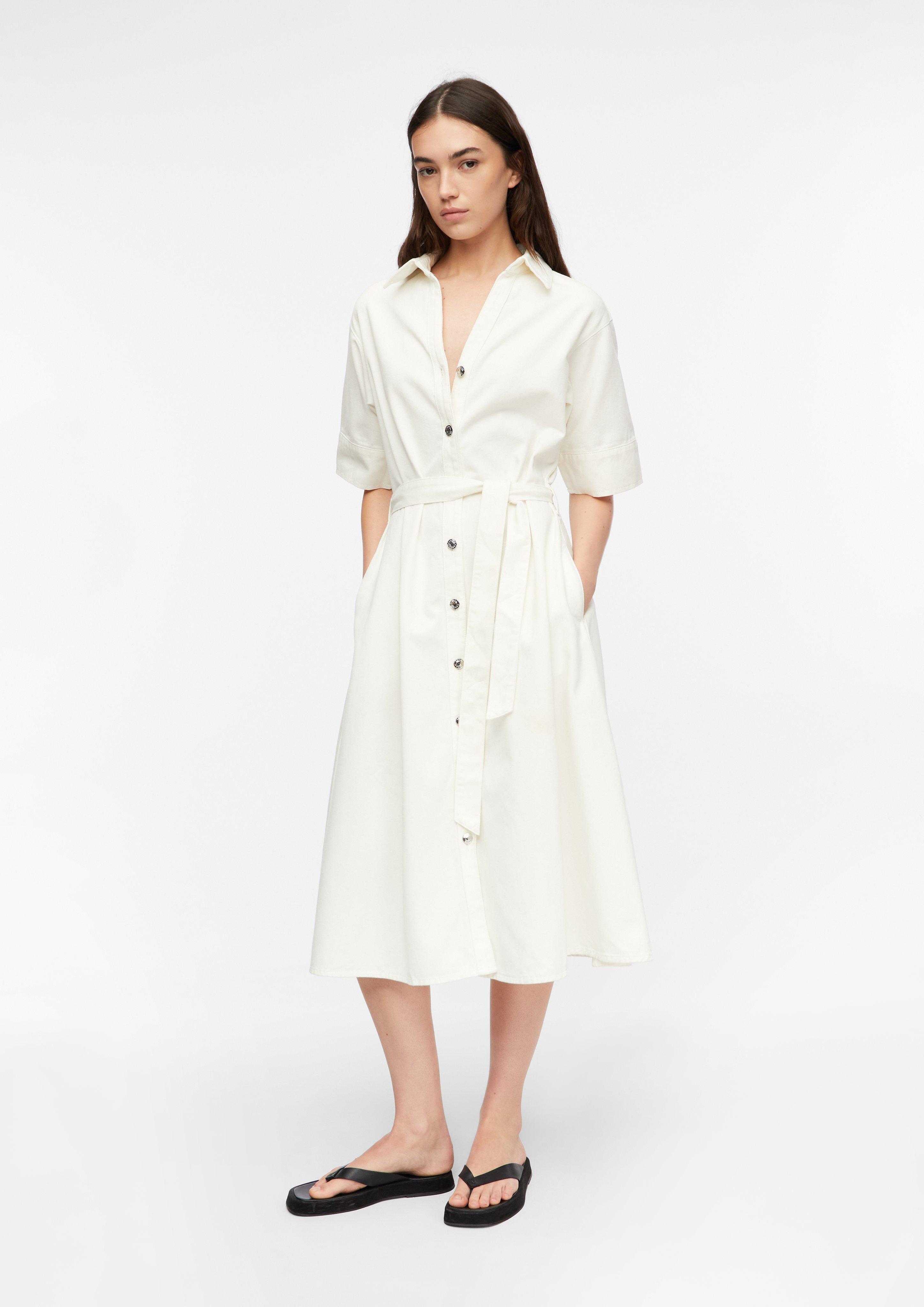 Kleid in weiß von COMMA