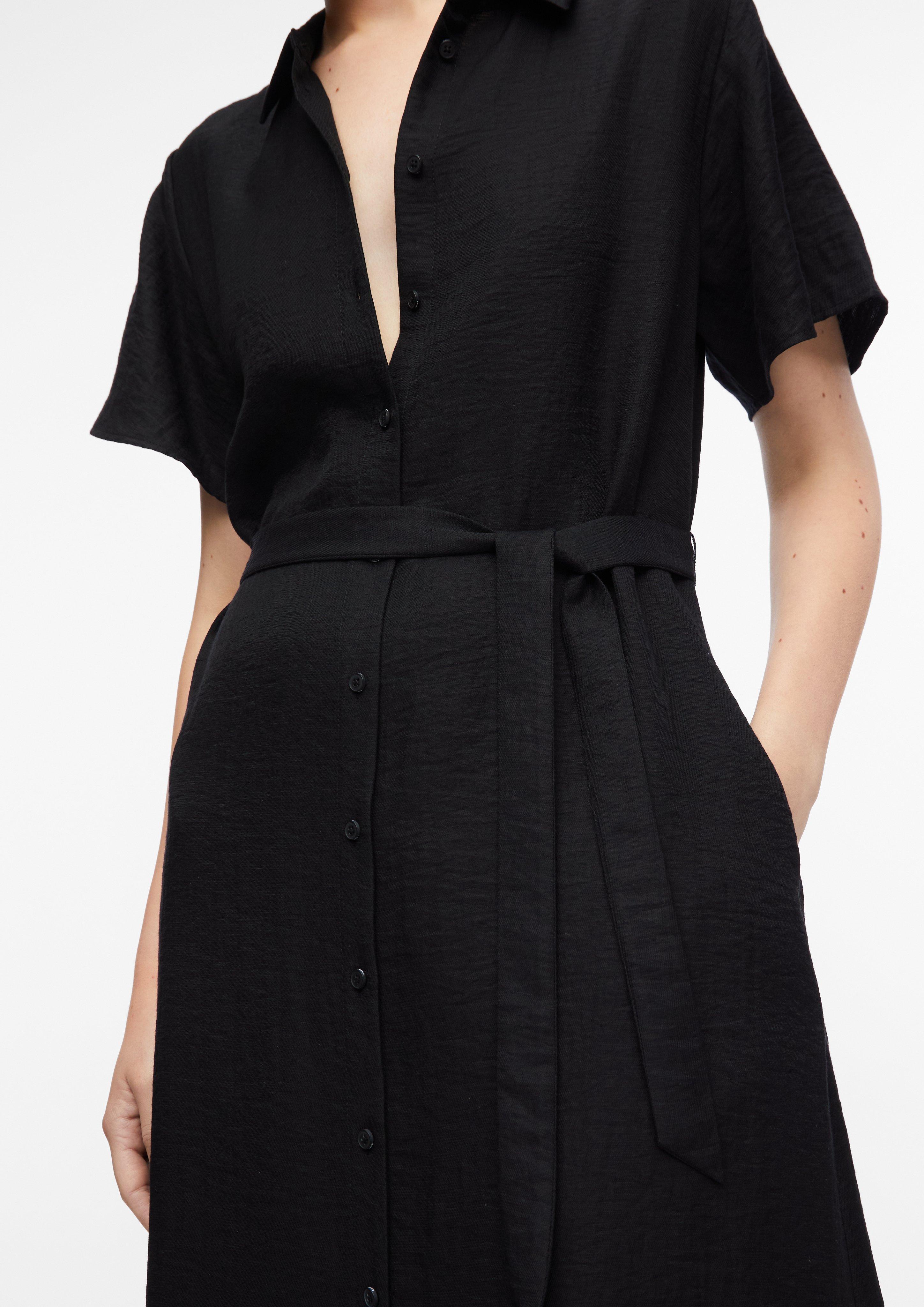 Kleid in schwarz von COMMA