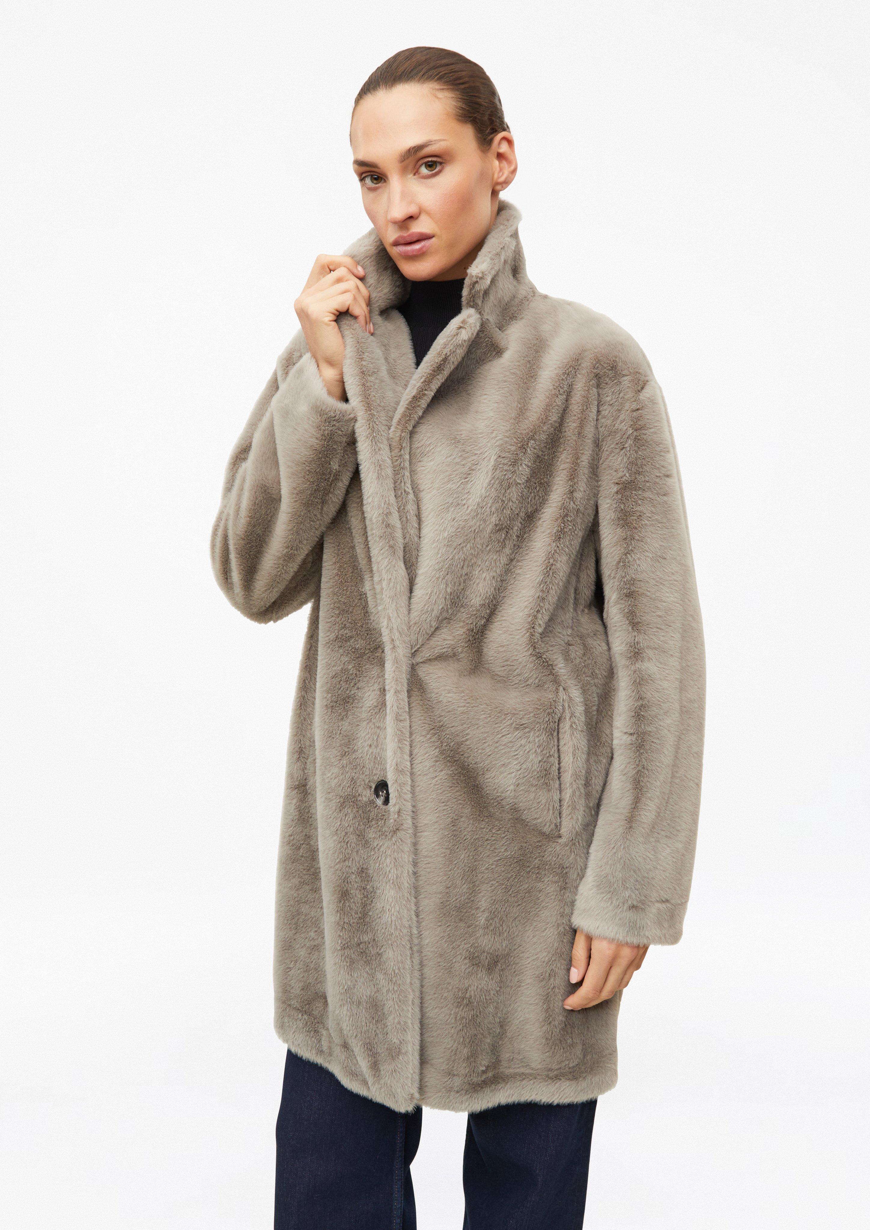 Manteau en fausse fourrure à la coupe décontractée en gris de s.Oliver BLACK LABEL
