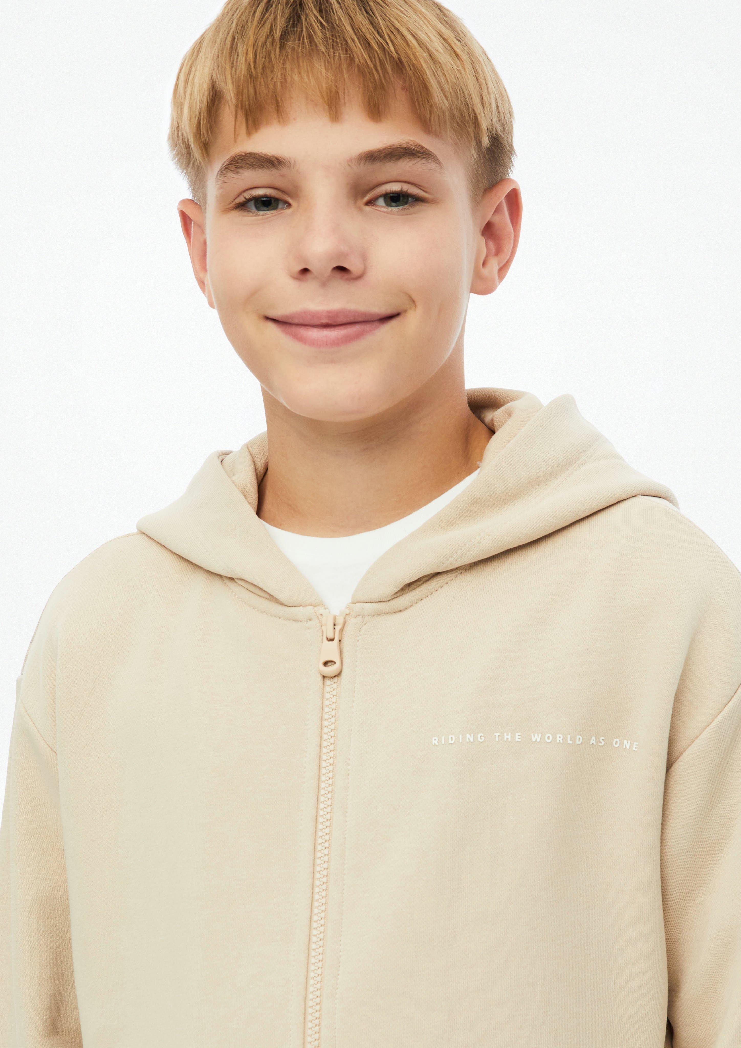 Kinder Oversize Sweatshirtjacke mit Kängurutasche und Printdetails in beige von s.Oliver