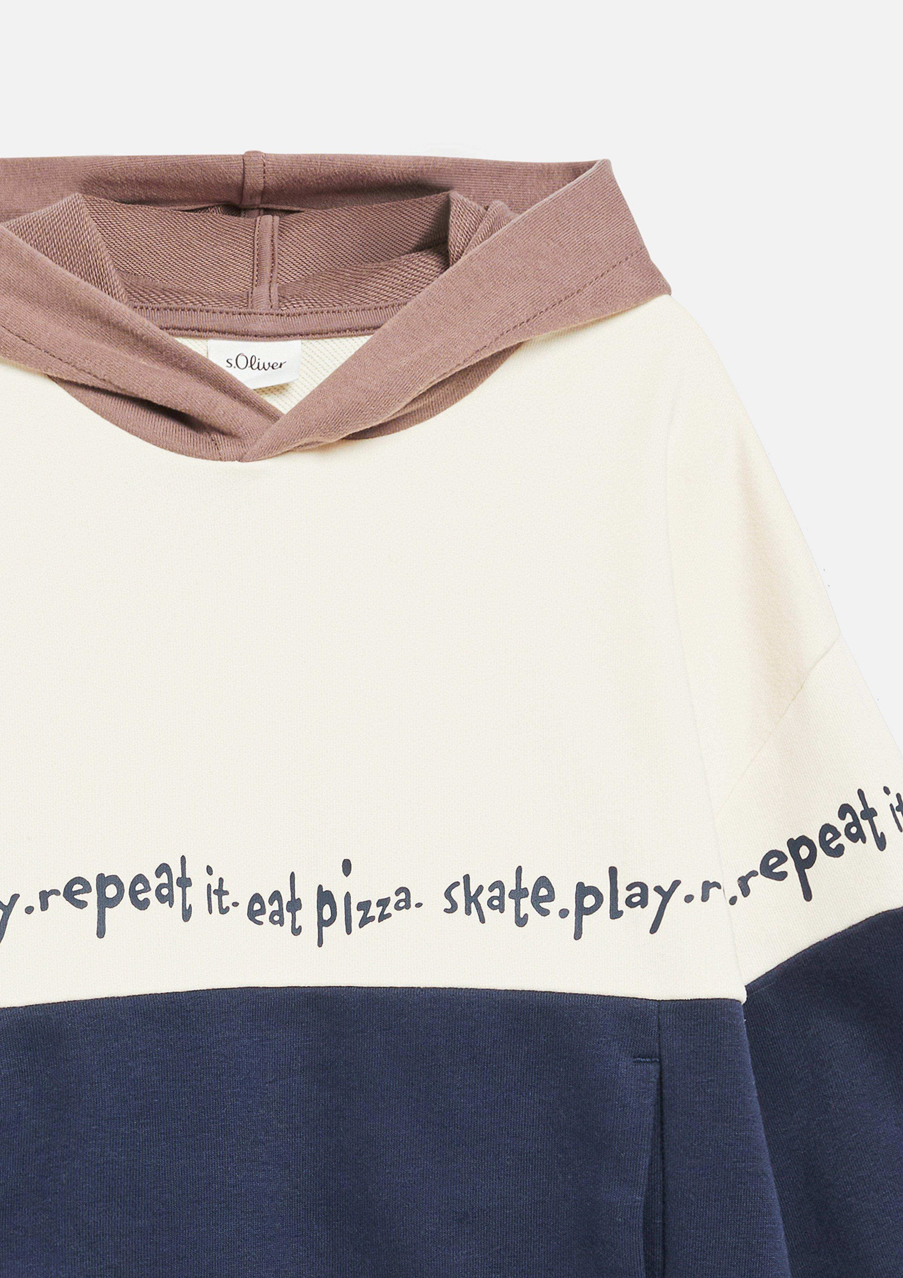 Dzieci Oversize Sweatshirt mit Colour-Blocking und Kapuze w kolorze niebieski od s.Oliver