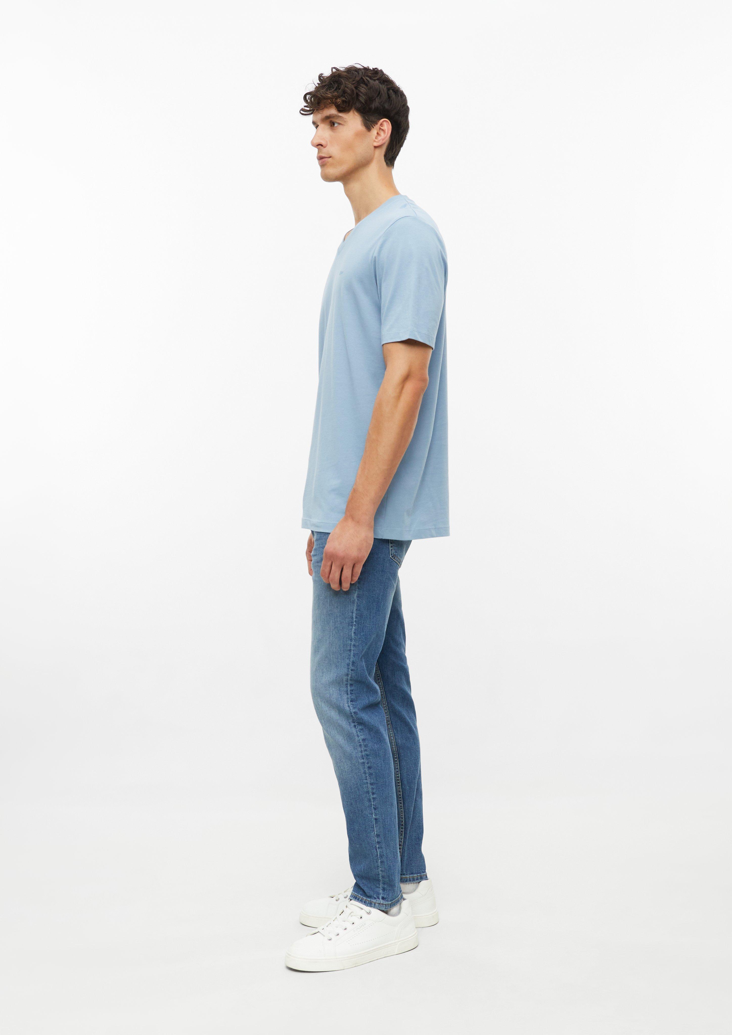 Herren Baumwoll-T-Shirt mit Logo-Print und V-Neck in blau von s.Oliver
