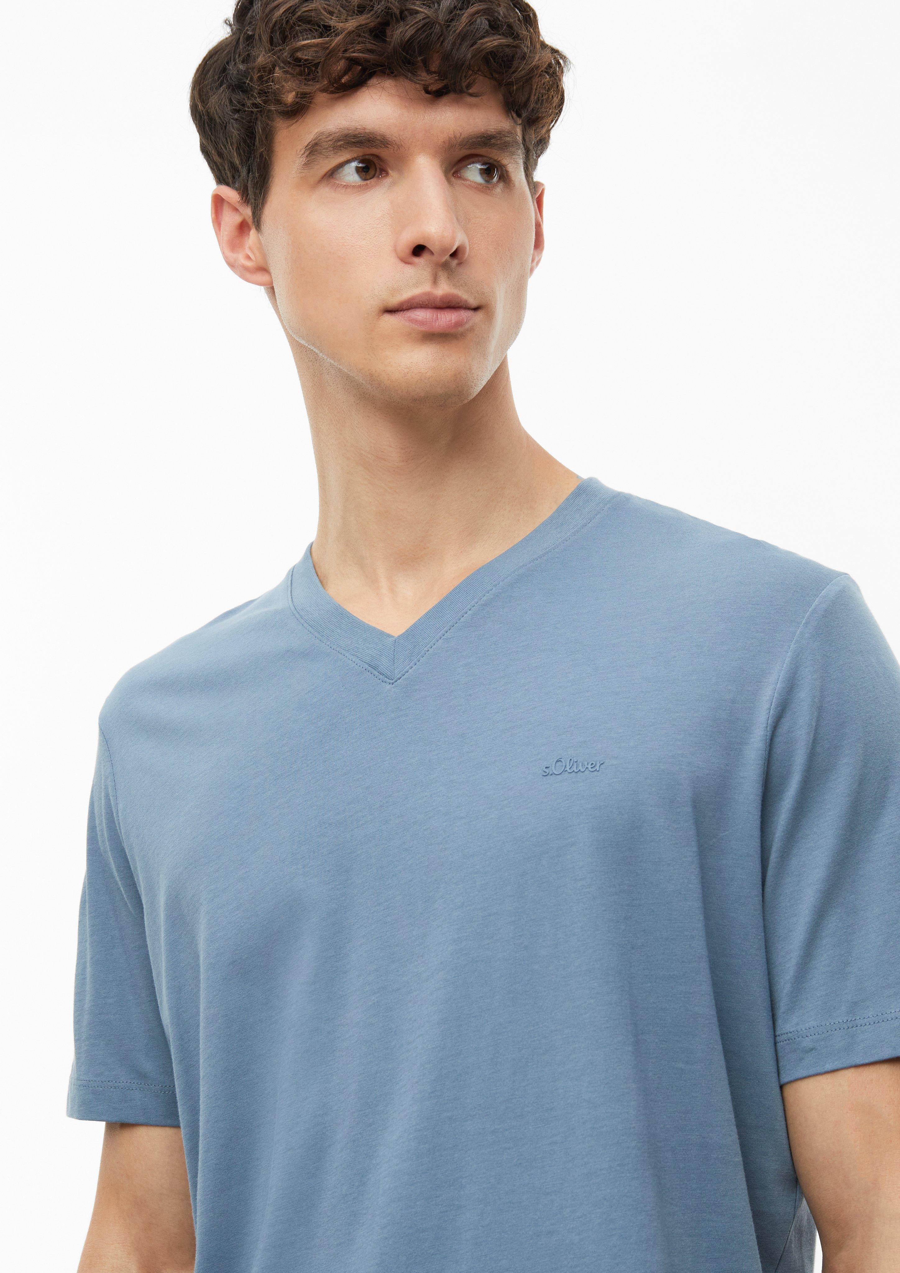 Herren Baumwoll-T-Shirt mit Logo-Print und V-Neck in blau von s.Oliver