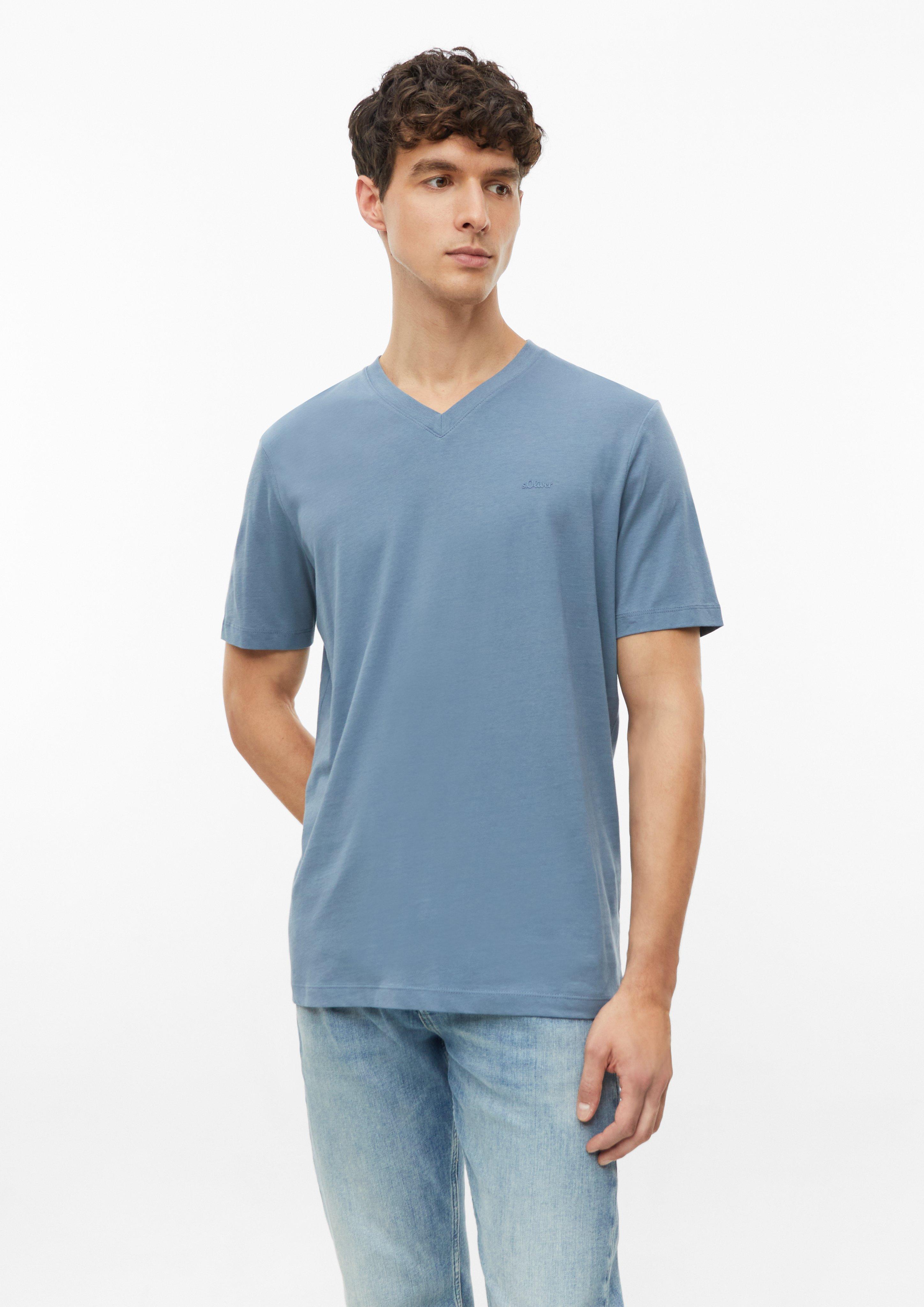T-shirt en coton avec logo imprimé et col en V en bleu de s.Oliver