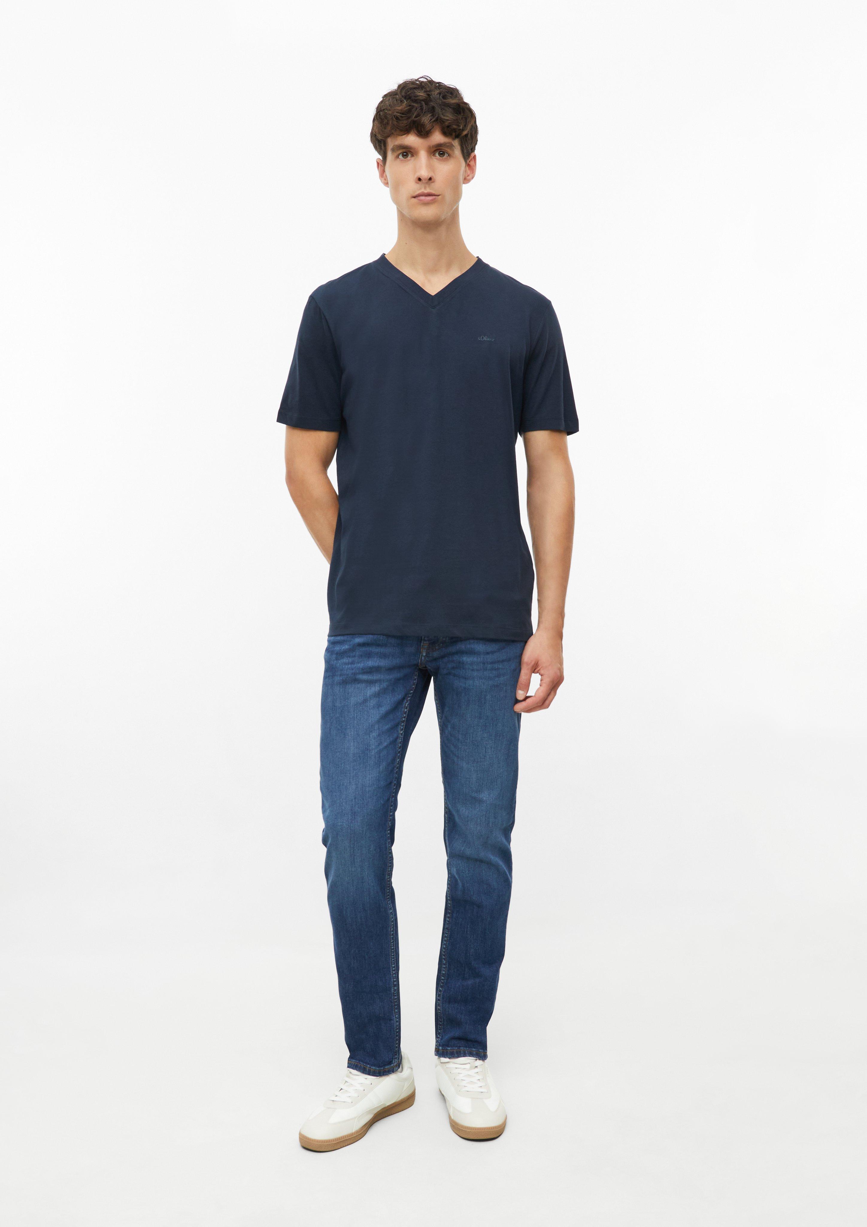 Herren Baumwoll-T-Shirt mit Logo-Print und V-Neck in blau von s.Oliver