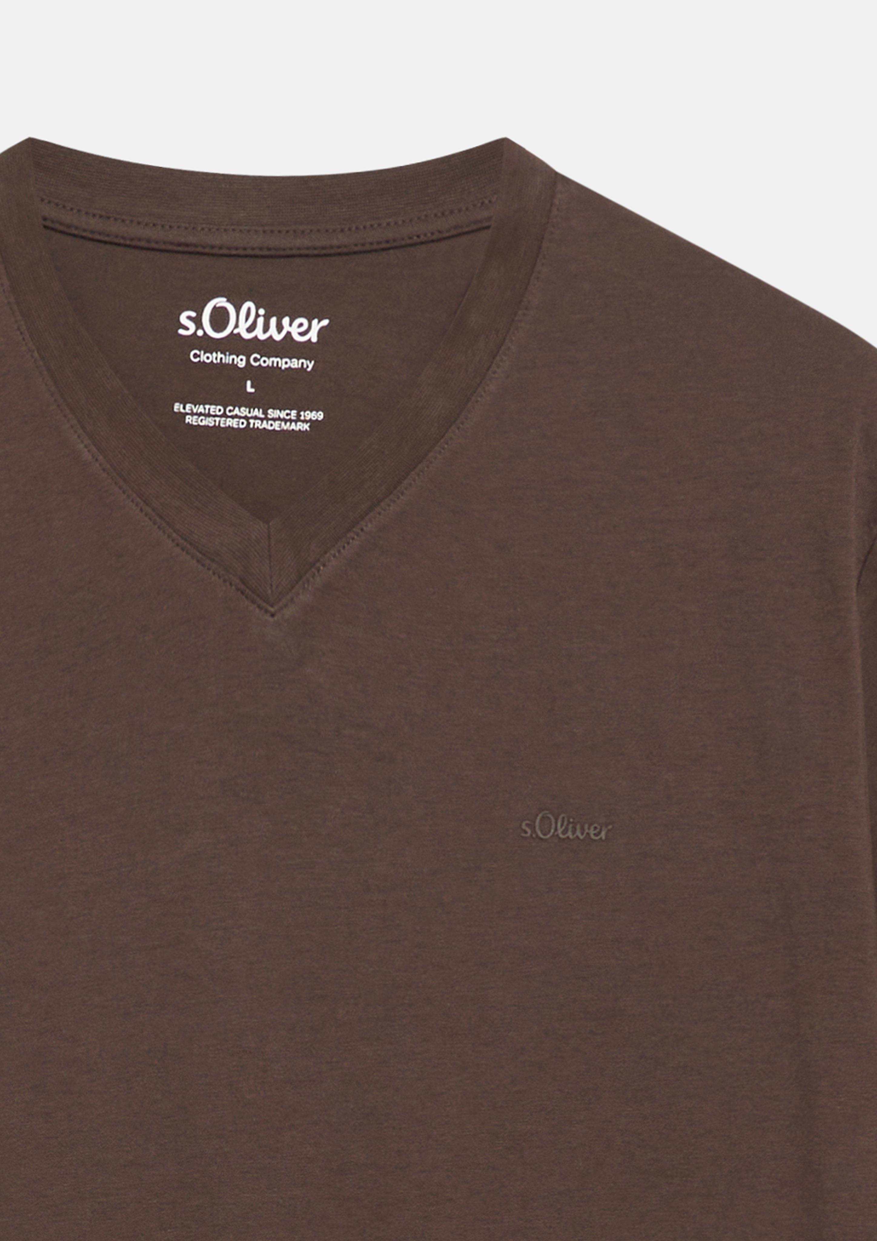 Men Cotton T-shirt with logo print and V-neck in brown by s.Oliver