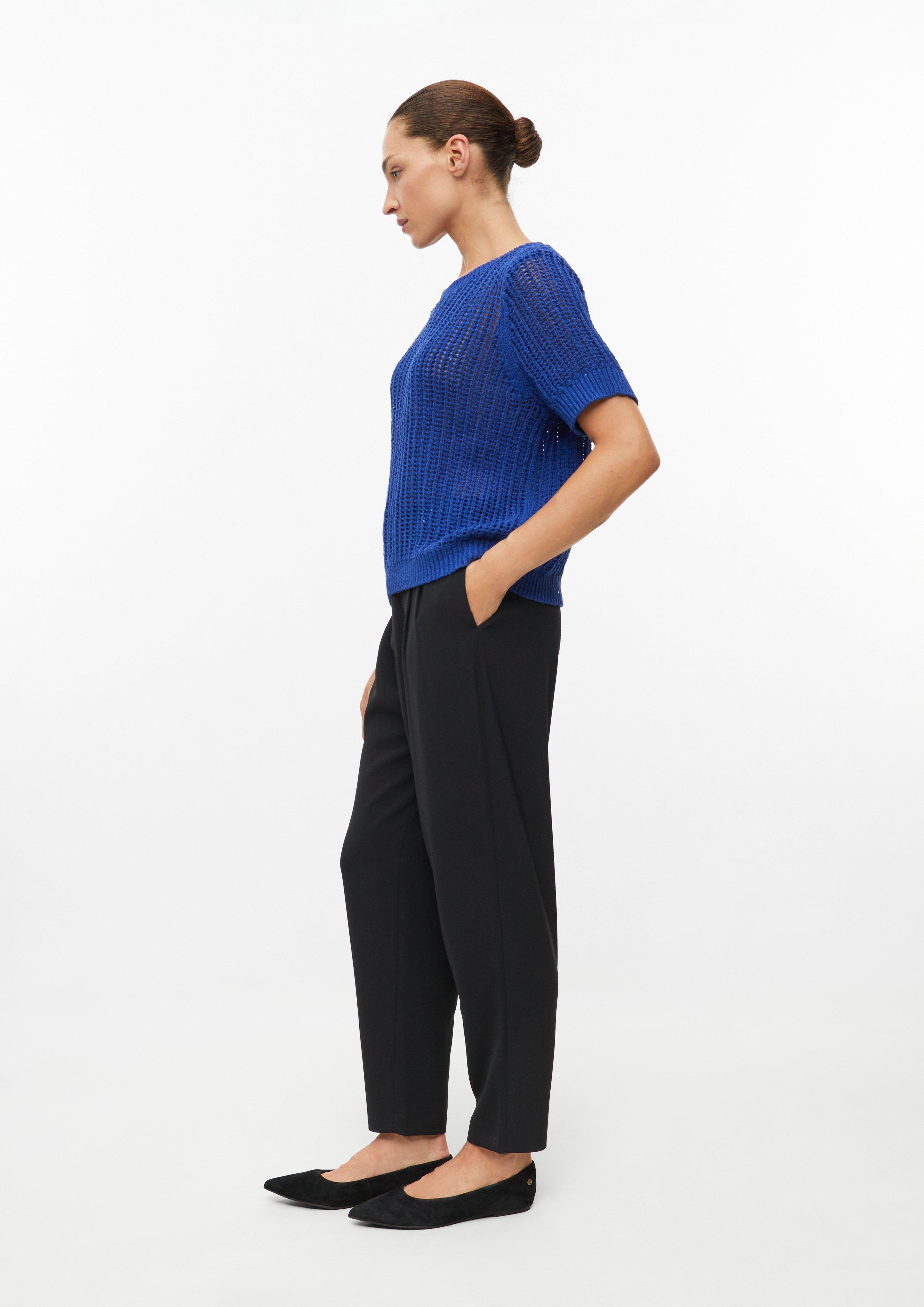Femmes Pull à manches courtes légèrement transparent, avec motif ajouré et paillettes en bleu de s.Oliver BLACK LABEL