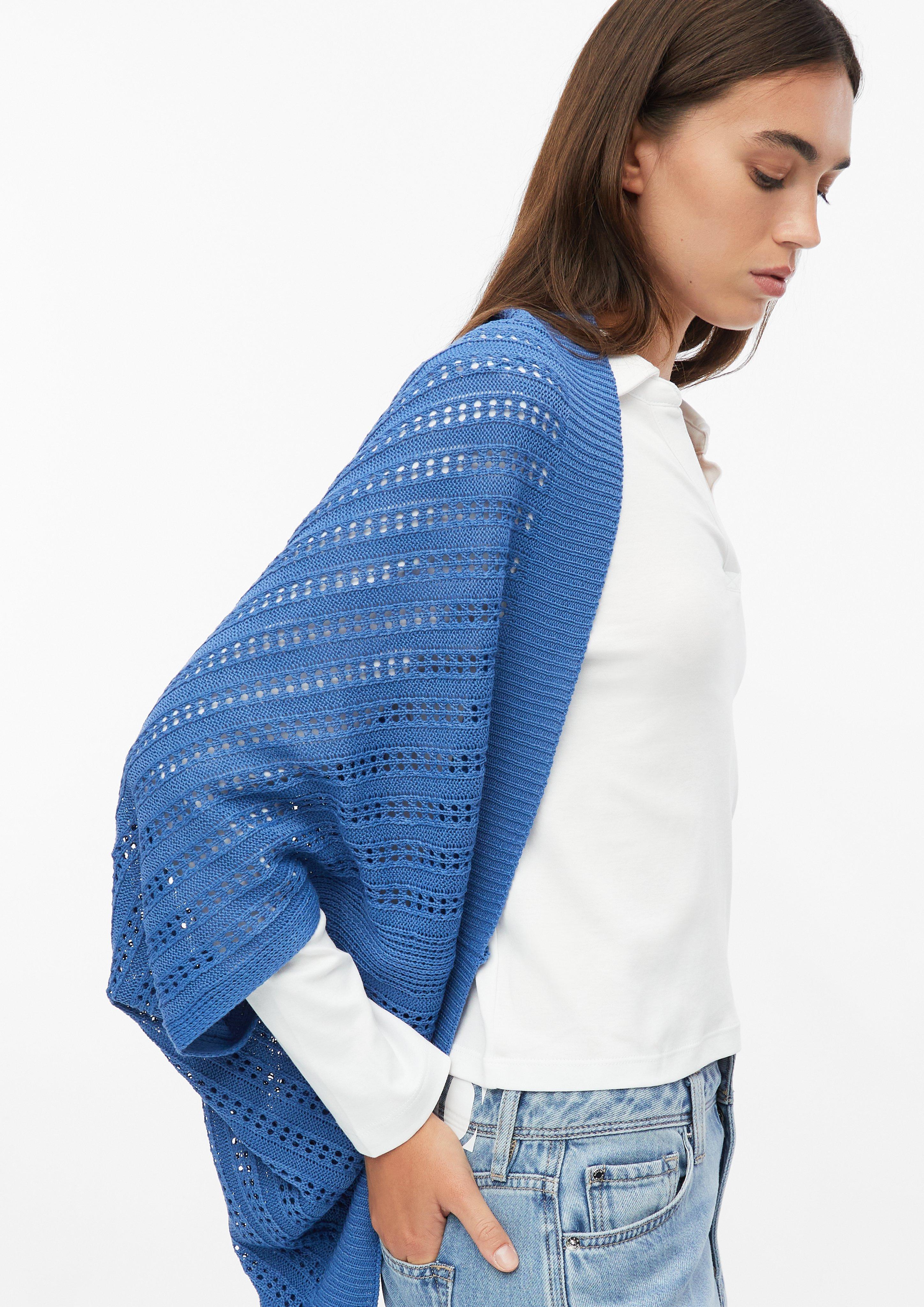 Dames Poncho voor binnen van ajourbreisel in blauw van s.Oliver