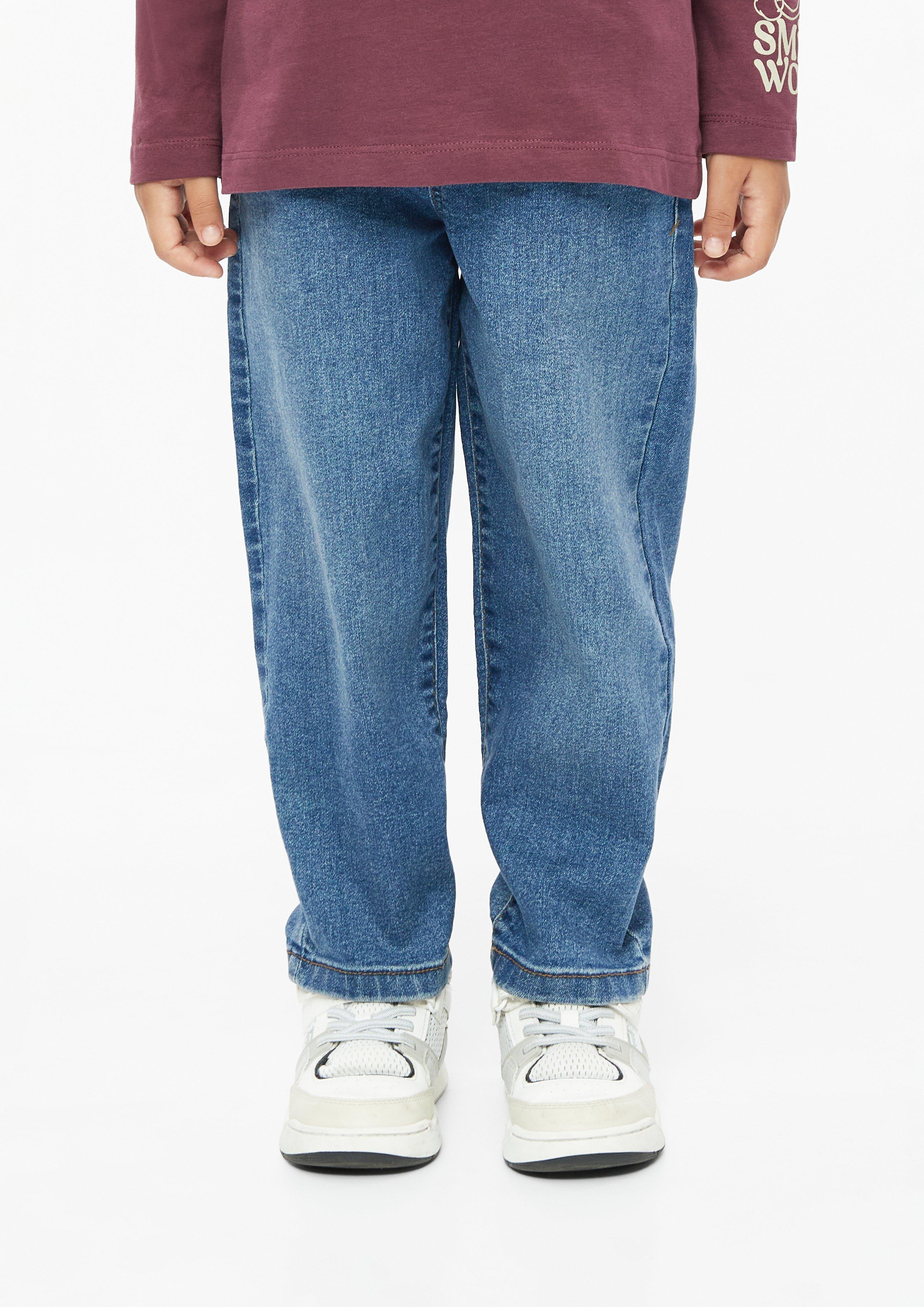 Kinder Jeans Toni / Relaxed Fit / Mid Rise /Tapered Leg / Elastikbund in blau von s.Oliver