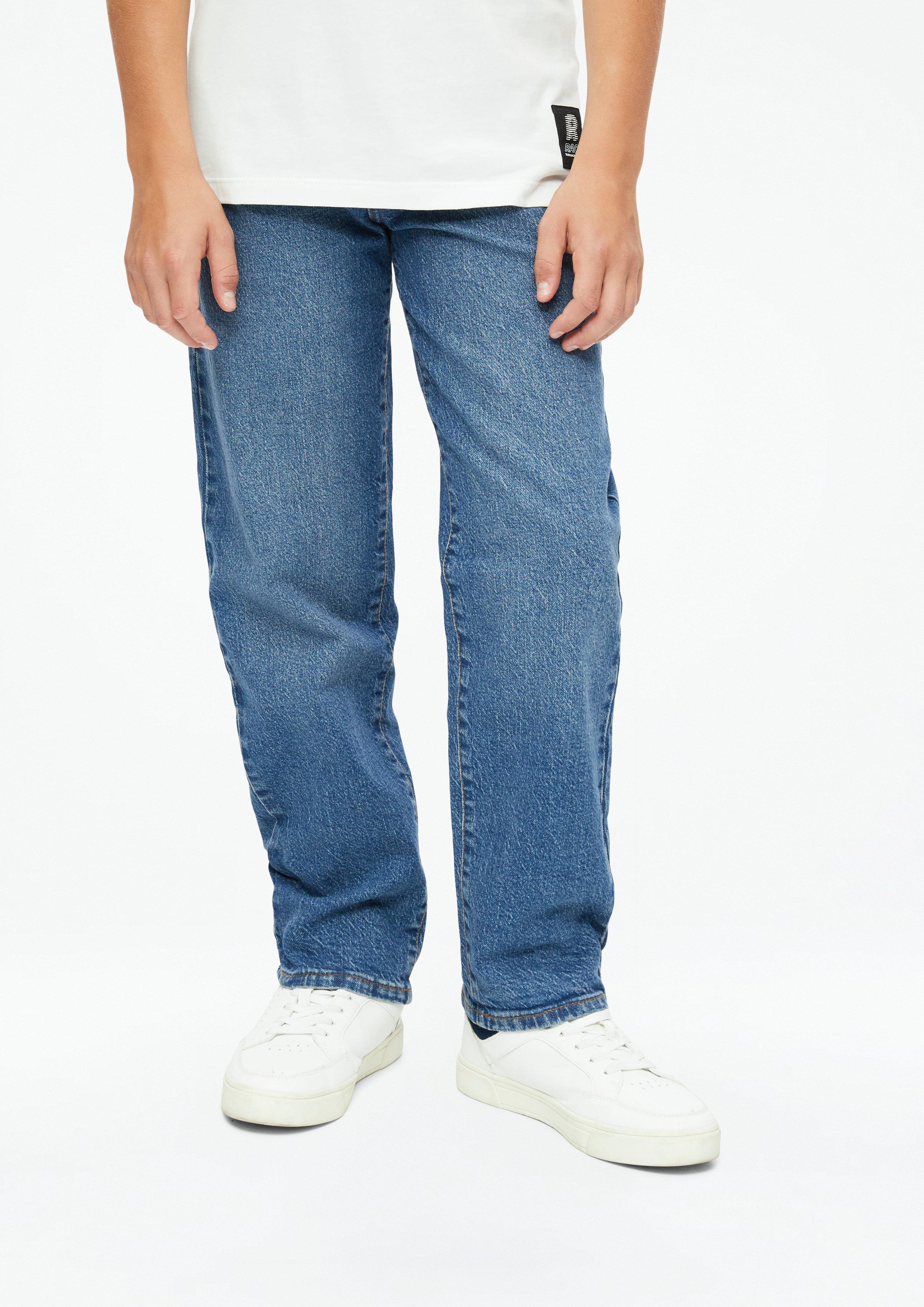 Junior Jeans Toni / Coupe décontractée / Taille moyenne / Jambe conique en bleu de s.Oliver