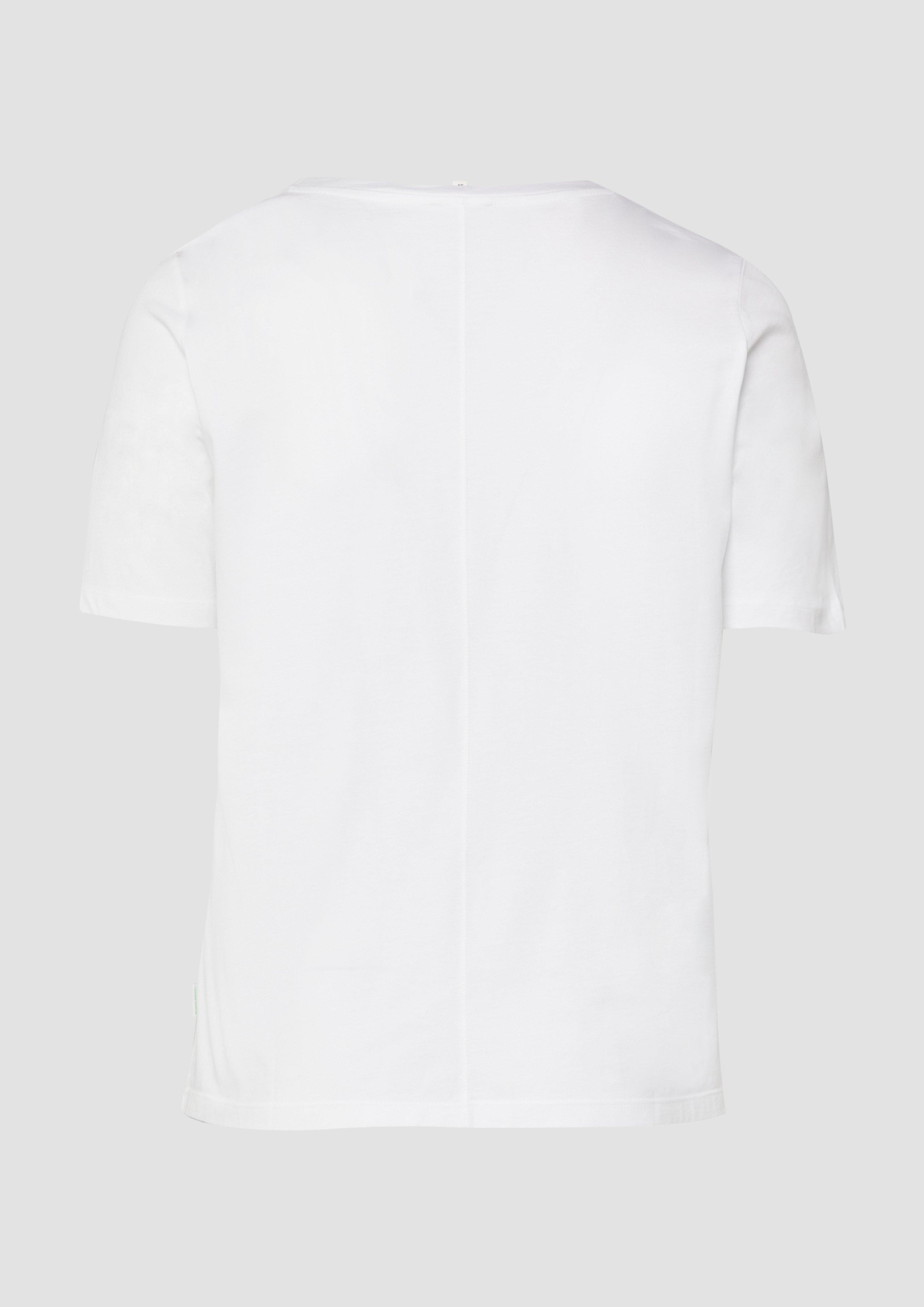 T-Shirt in 01D0 & 56D1