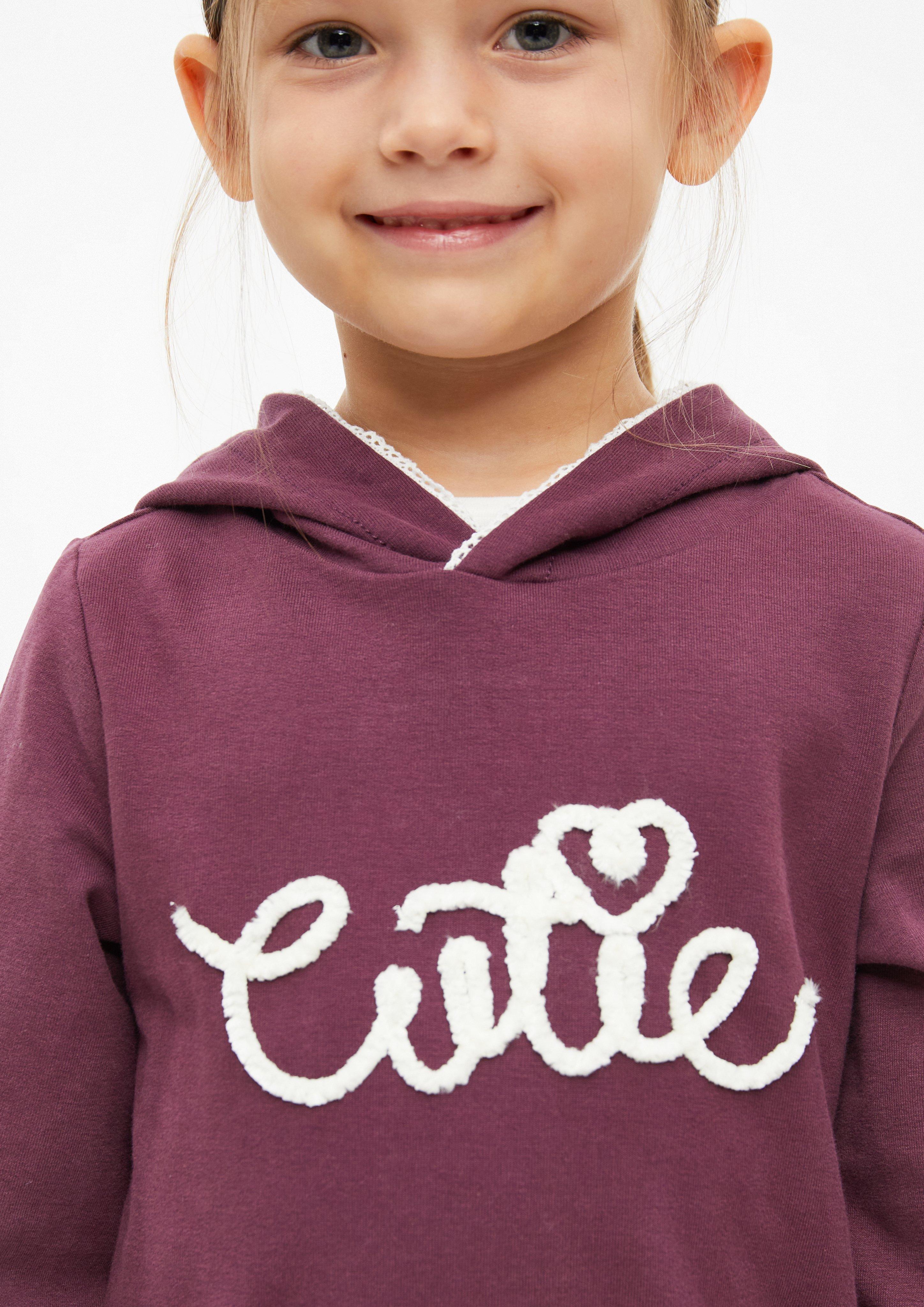 Junior Hoodie met kanten details en applicatie in rood van s.Oliver