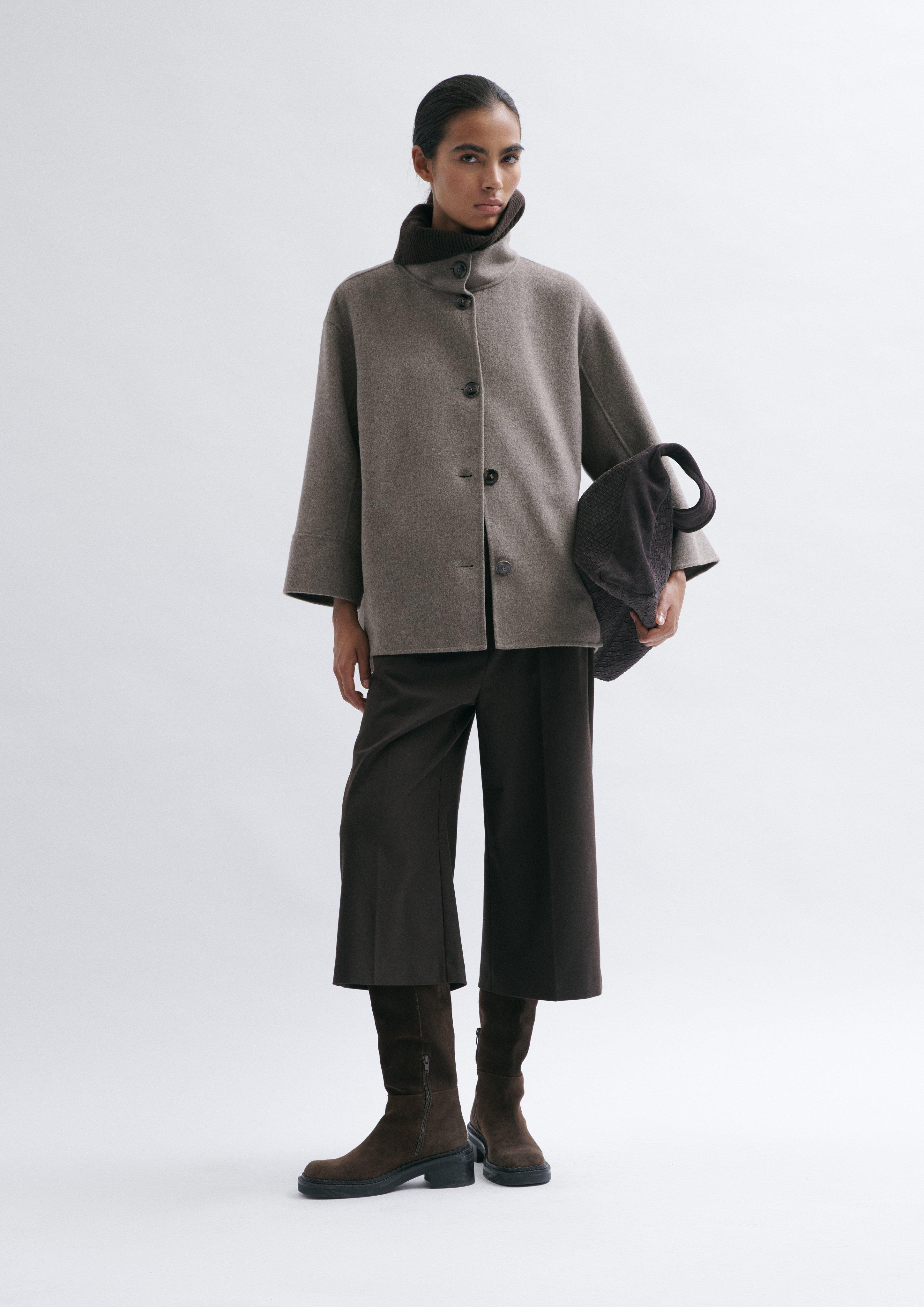 Oversize Doubleface-Jacke mit Stehkragen in sandstein von COMMA