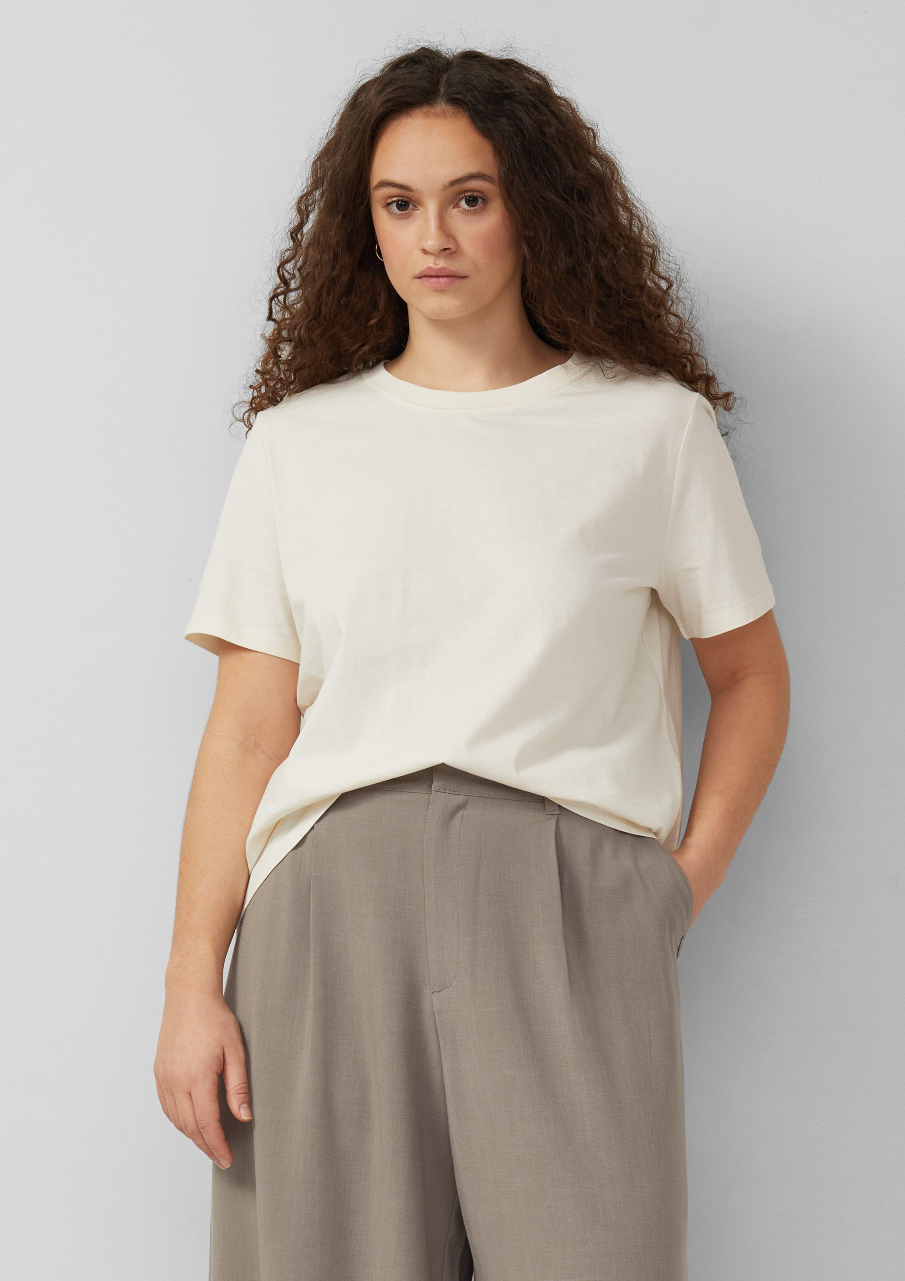 T-Shirt in 0300, 4143, 5104 & 9999