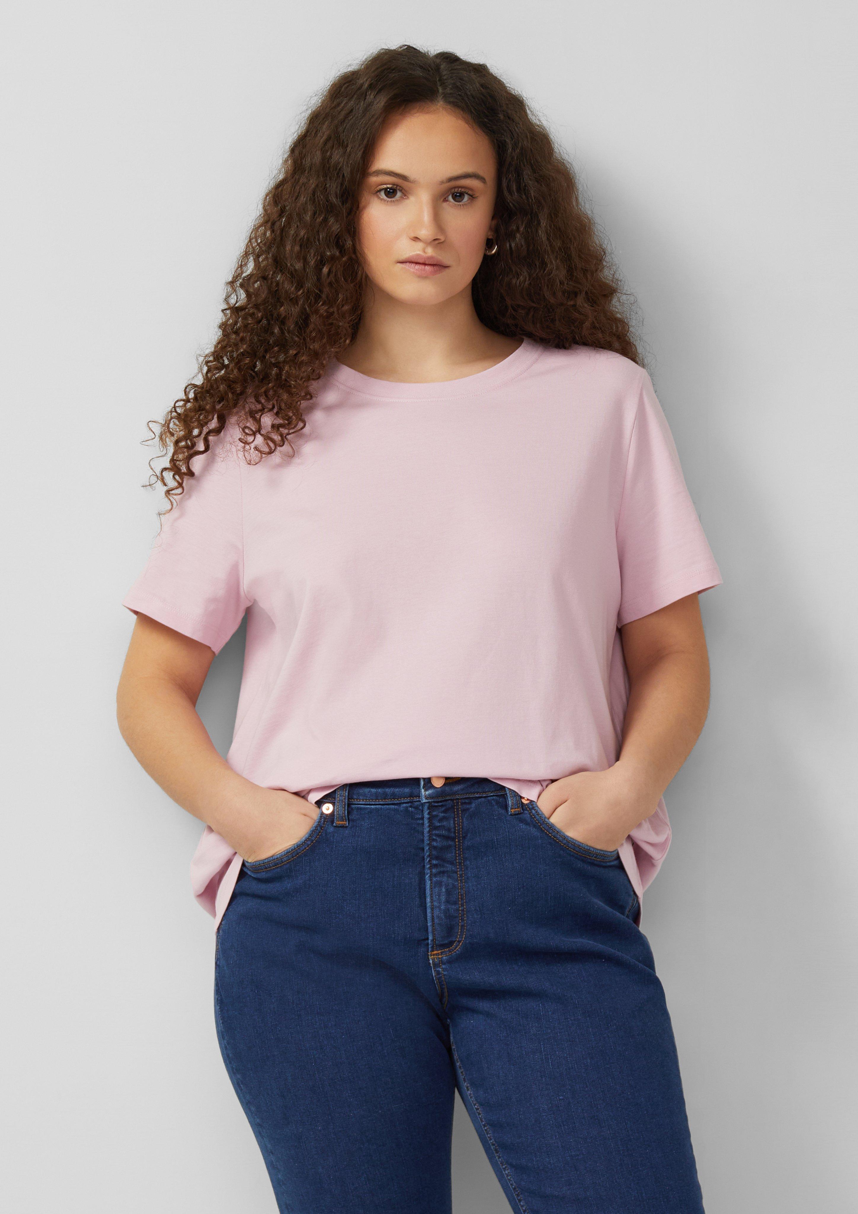 T-Shirt in 4143, 0300, 5104 & 9999