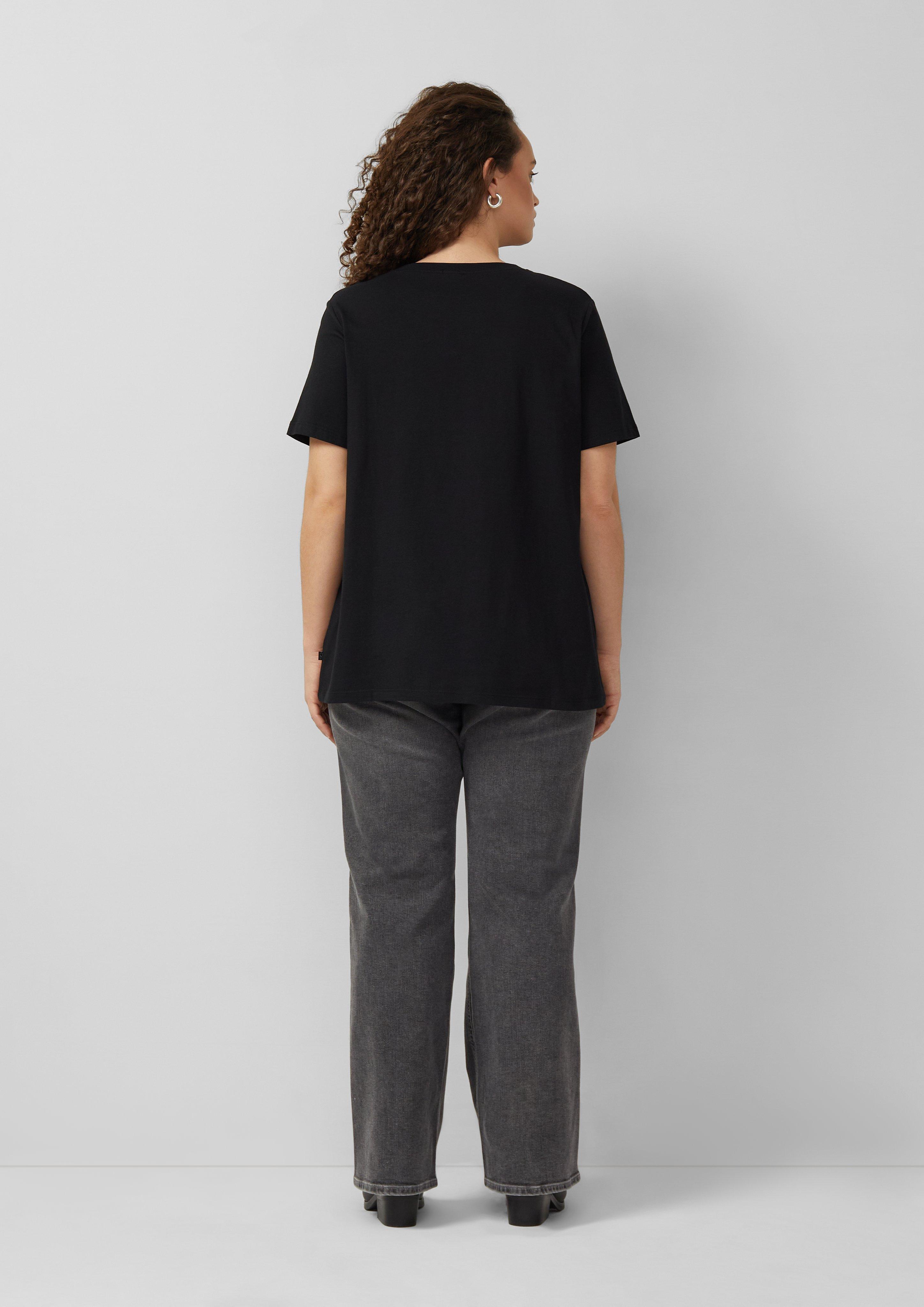 T-Shirt in 9999, 4143, 0300 & 5104