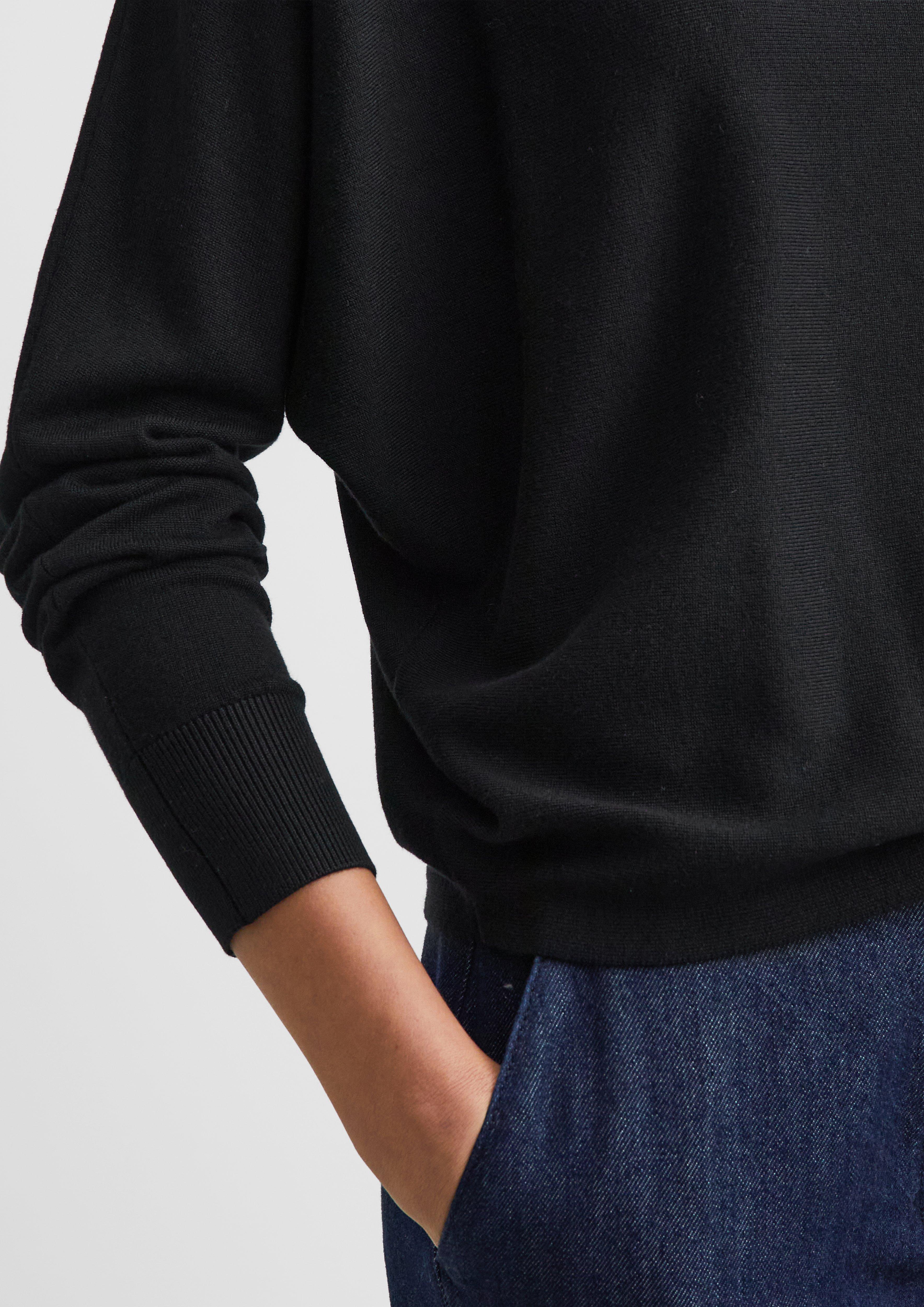 Damen Feinstrickpullover aus Viskosemix mit Fledermaus-Ärmeln in schwarz von comma