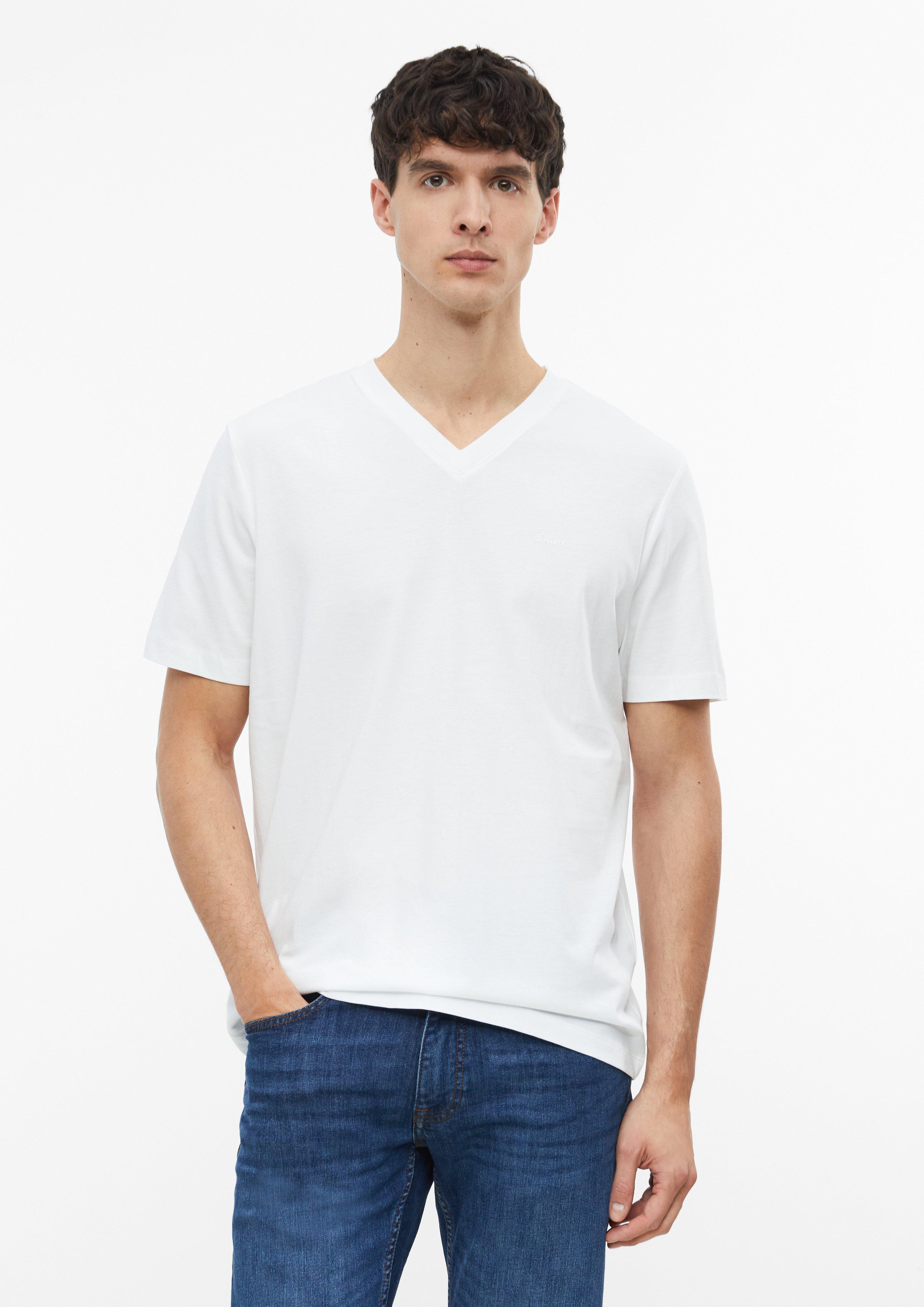 Baumwoll-T-Shirt mit V-Neck und Logo-Print in Farbe weiß von s.Oliver