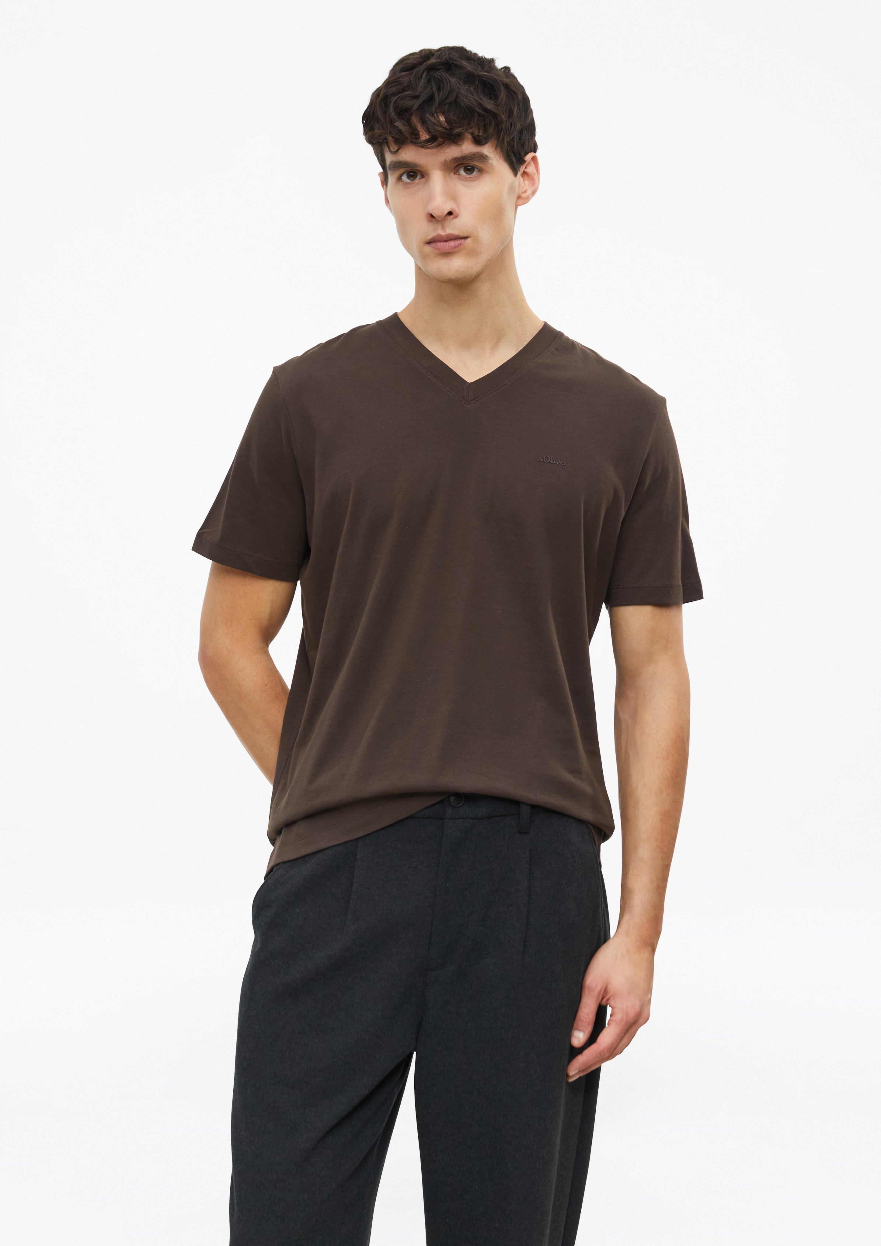 T-shirt en coton à col en V avec logo imprimé en marron foncé de s.Oliver
