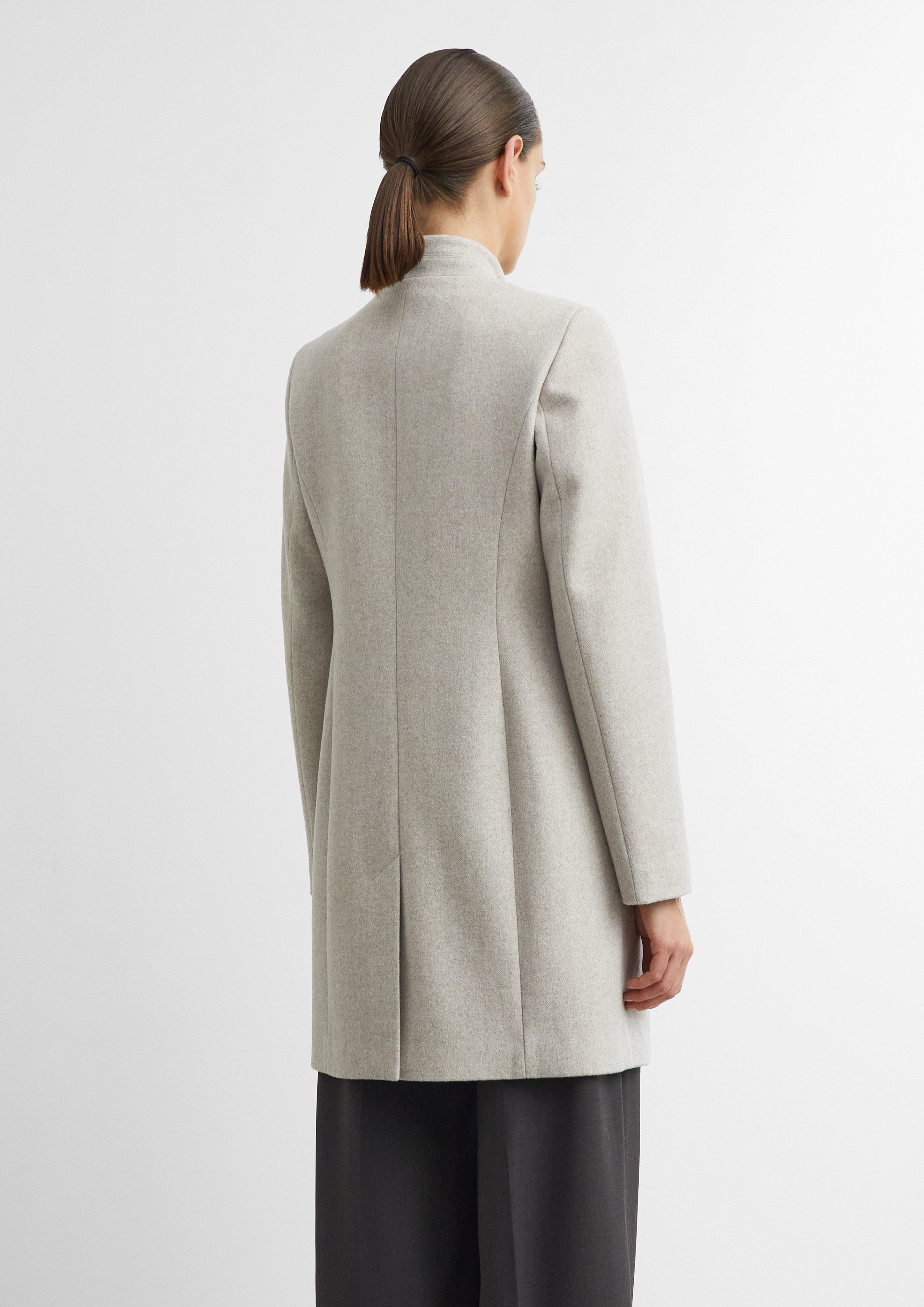 Taillierter Blazer-Mantel mit dezentem Herringbone-Muster in beige von COMMA