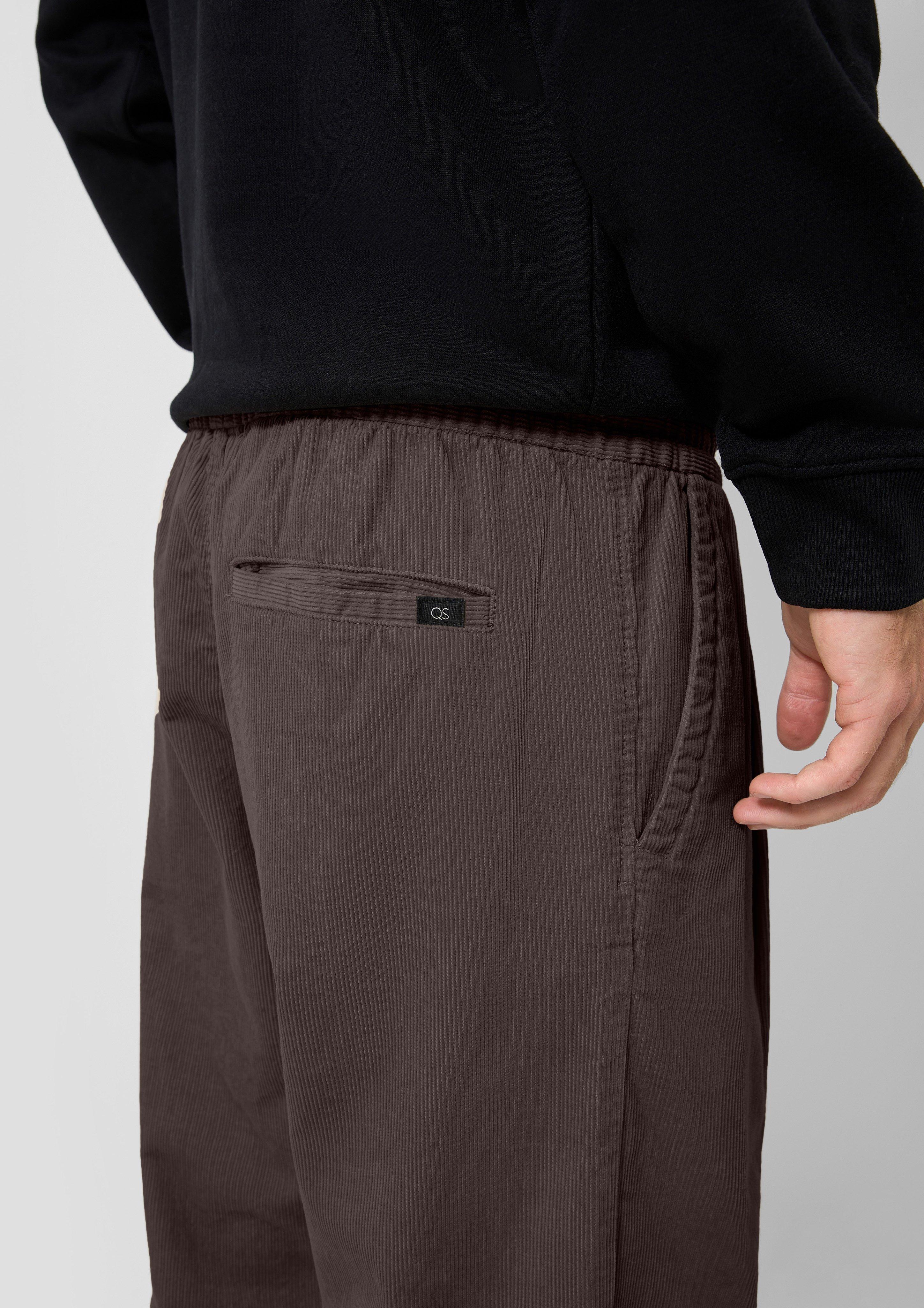 Hommes Pantalon de jogging en velours côtelé en brun de QS