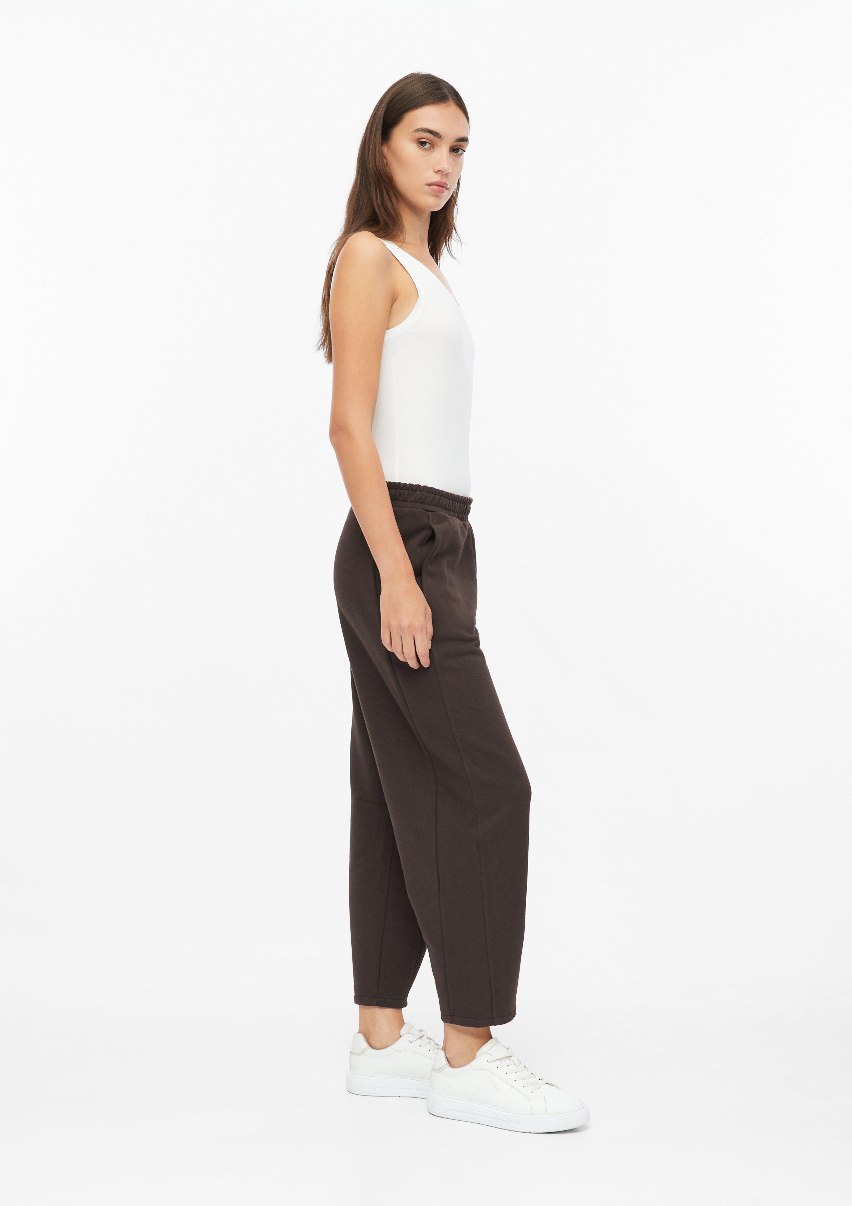 Damen Sweat-Hose mit Barrel Leg und Elastikbund in braun von s.Oliver