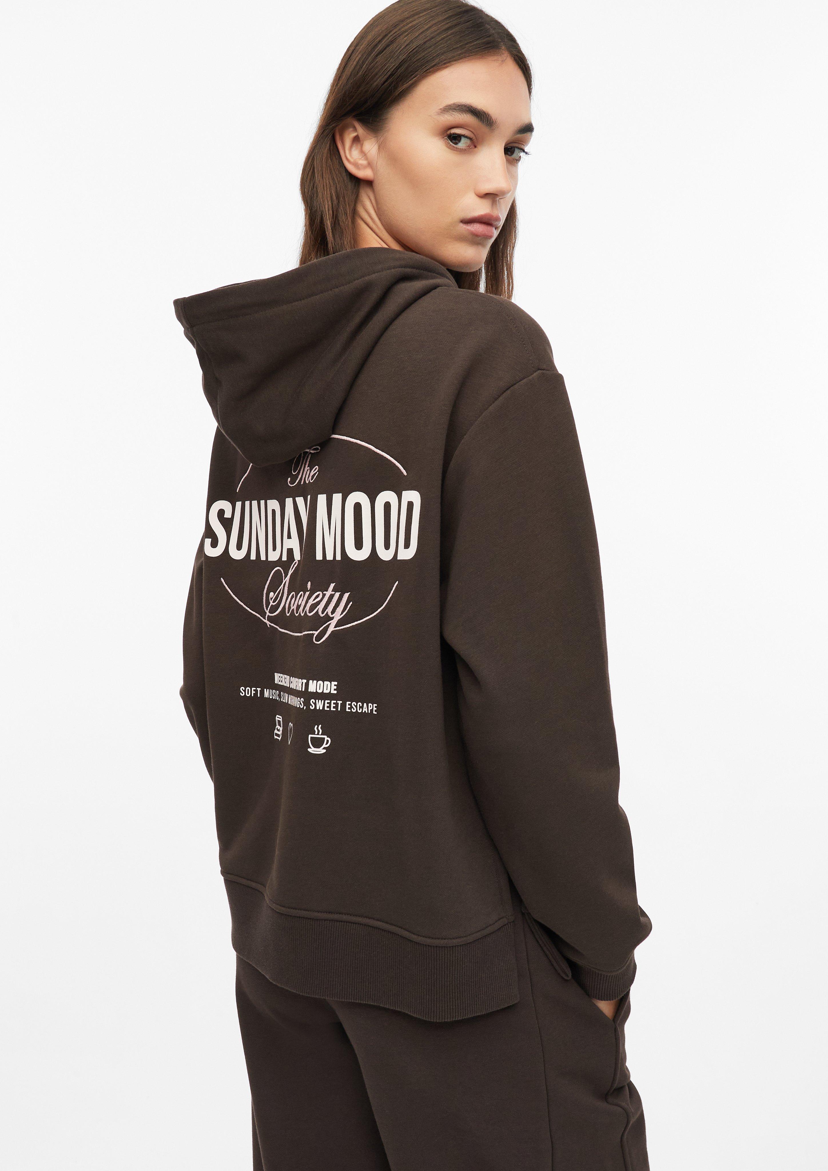 Mikina s kapucňou s potlačou a bočnými rázporkami vo farbe tmavohnedá od s.Oliver