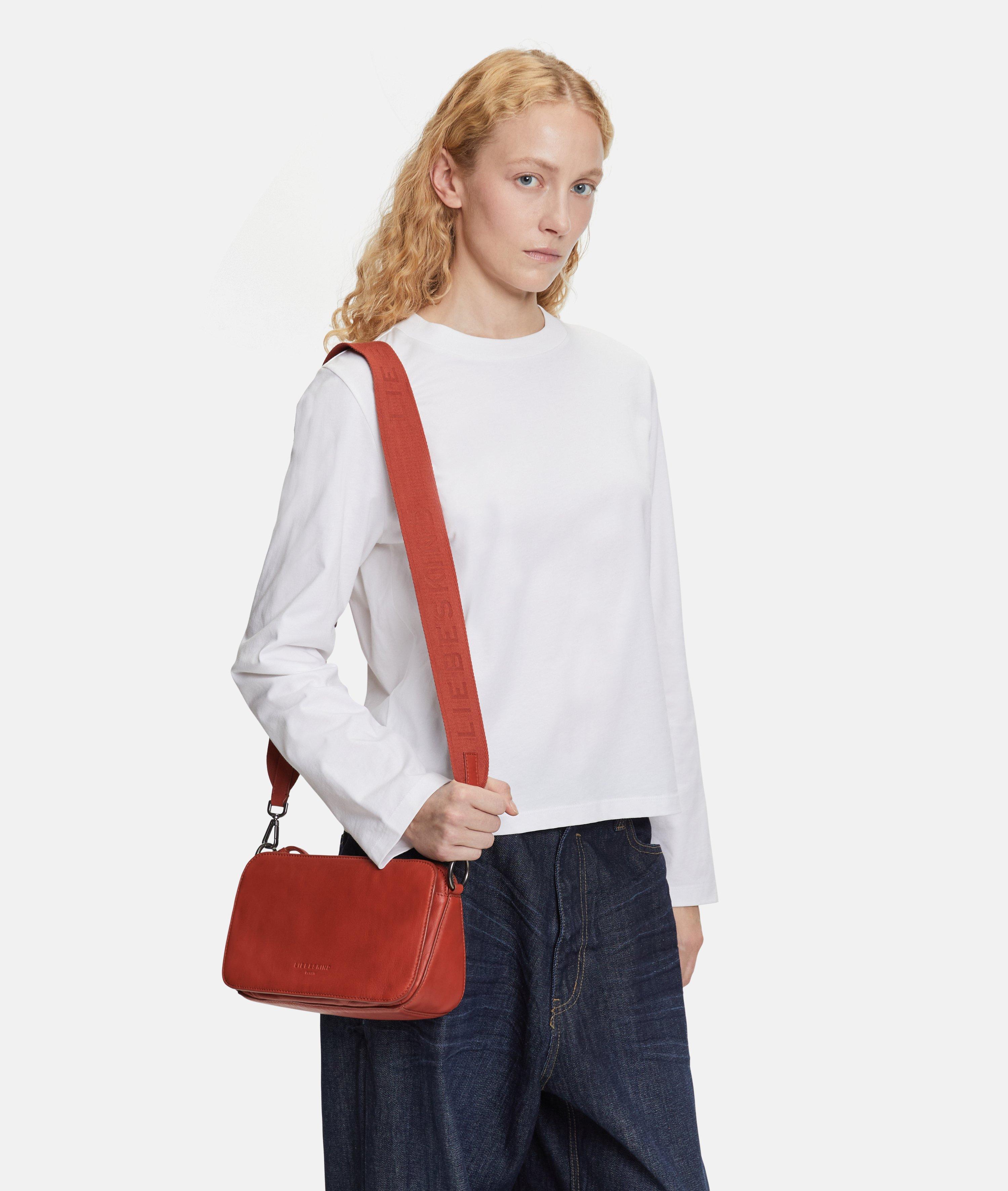 LIEBESKIND BERLIN Clarice Crossbody M