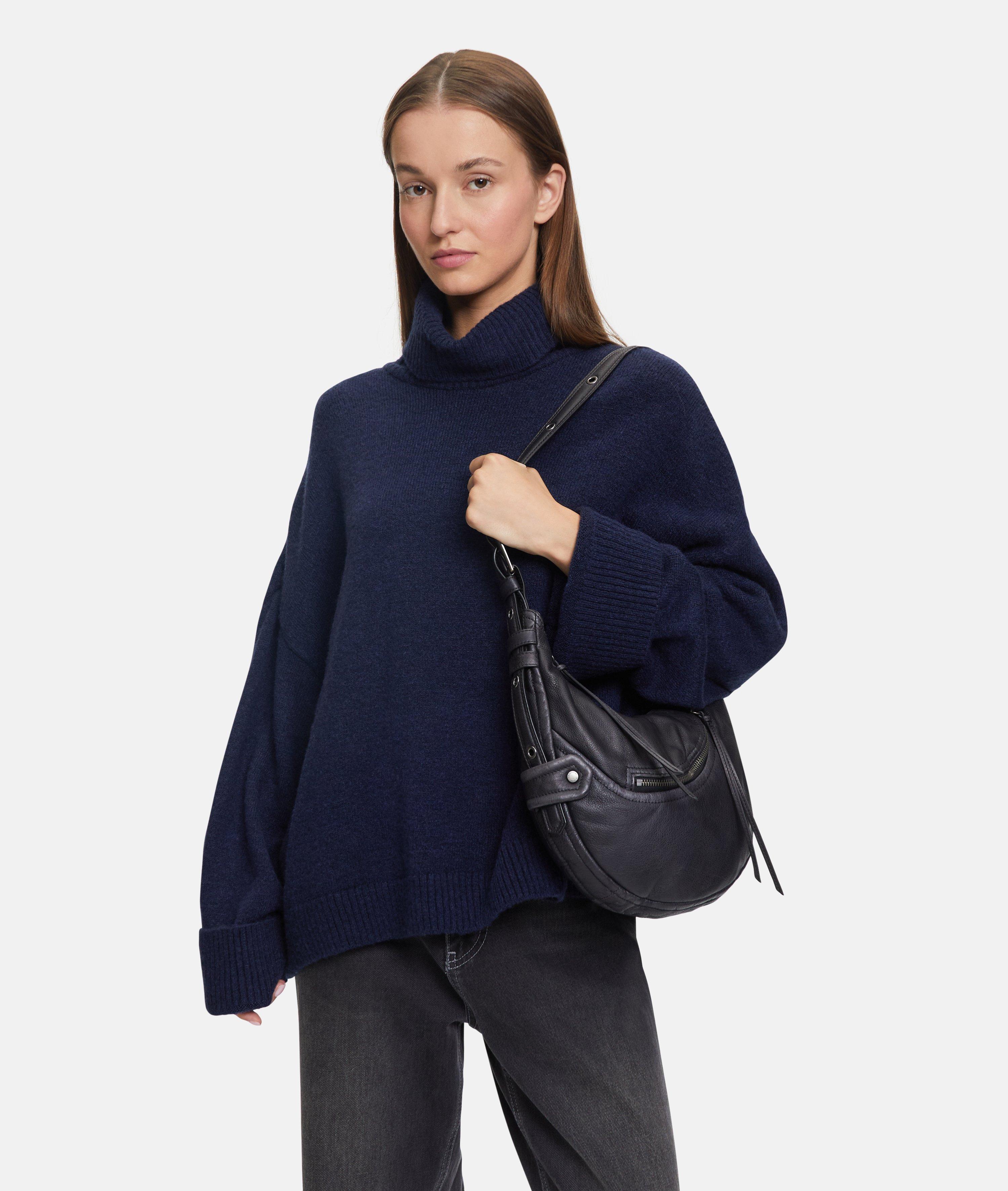 Hobo in black & blue