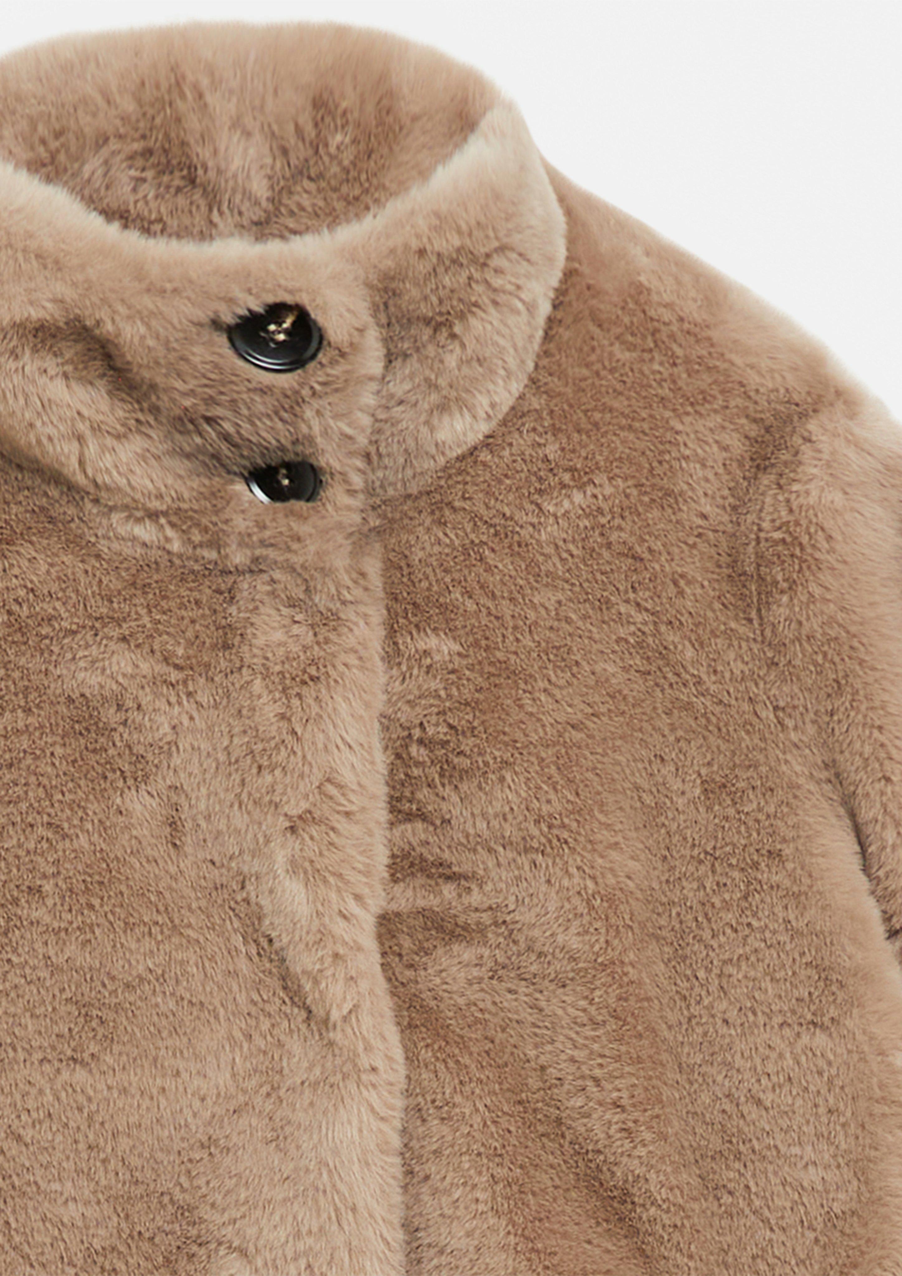 Damen Fake-Fur-Jacke mit Strickbündchen in braun von comma